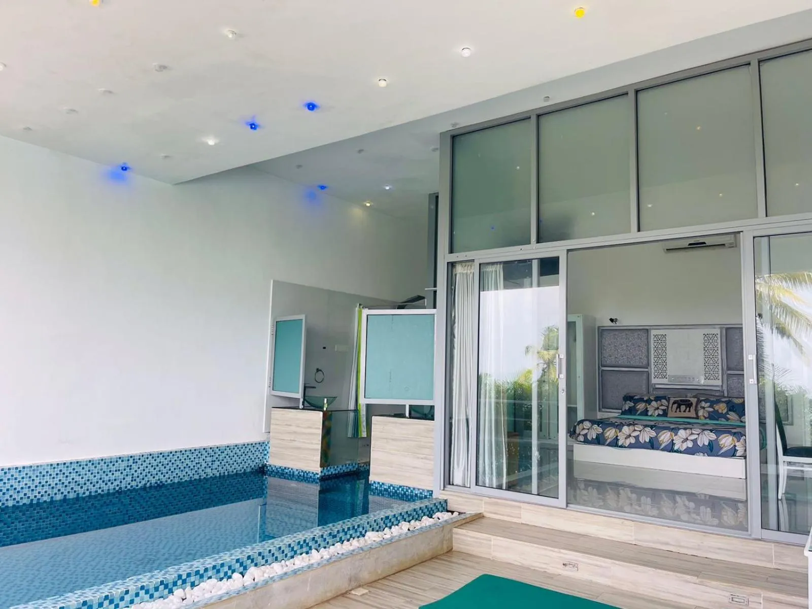 Pool view in Villa Thawthisa The Boutique Hotel Unawatuna