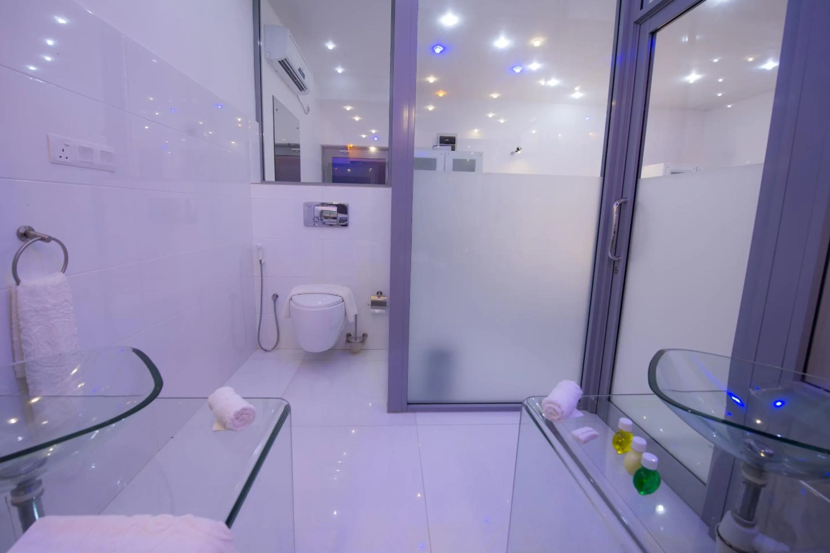 Bathroom in Villa Thawthisa The Boutique Hotel Unawatuna