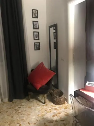 Decorative detail in Ai Senatori