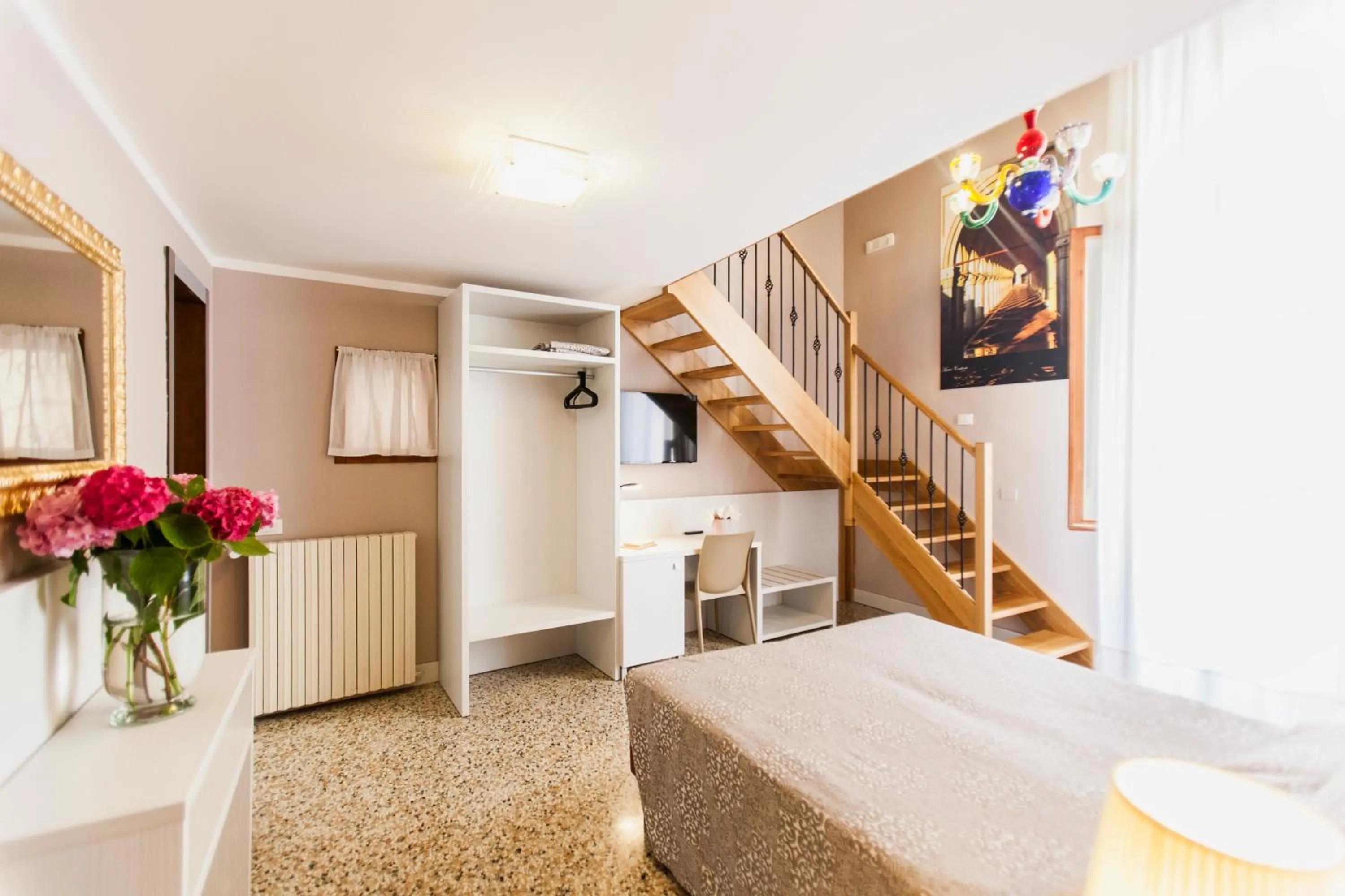 Photo of the whole room in Foresteria Levi