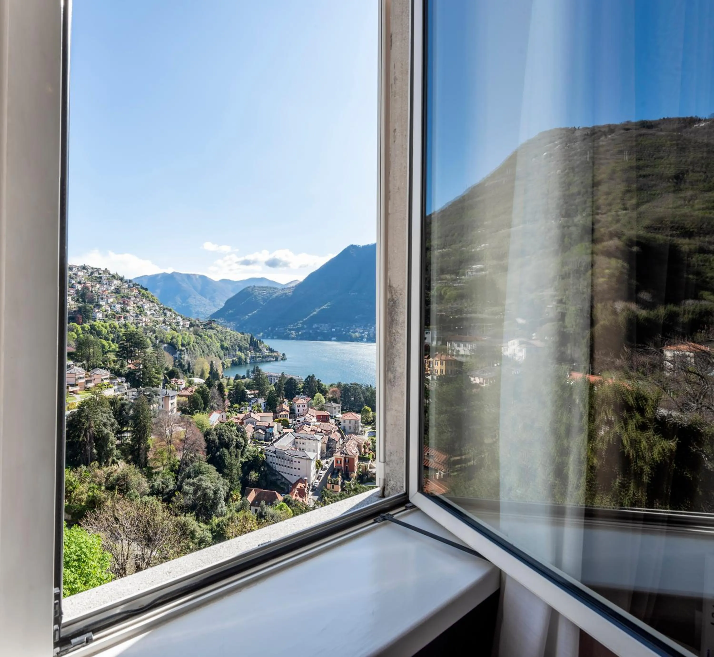 Lake view in Hotel Asnigo