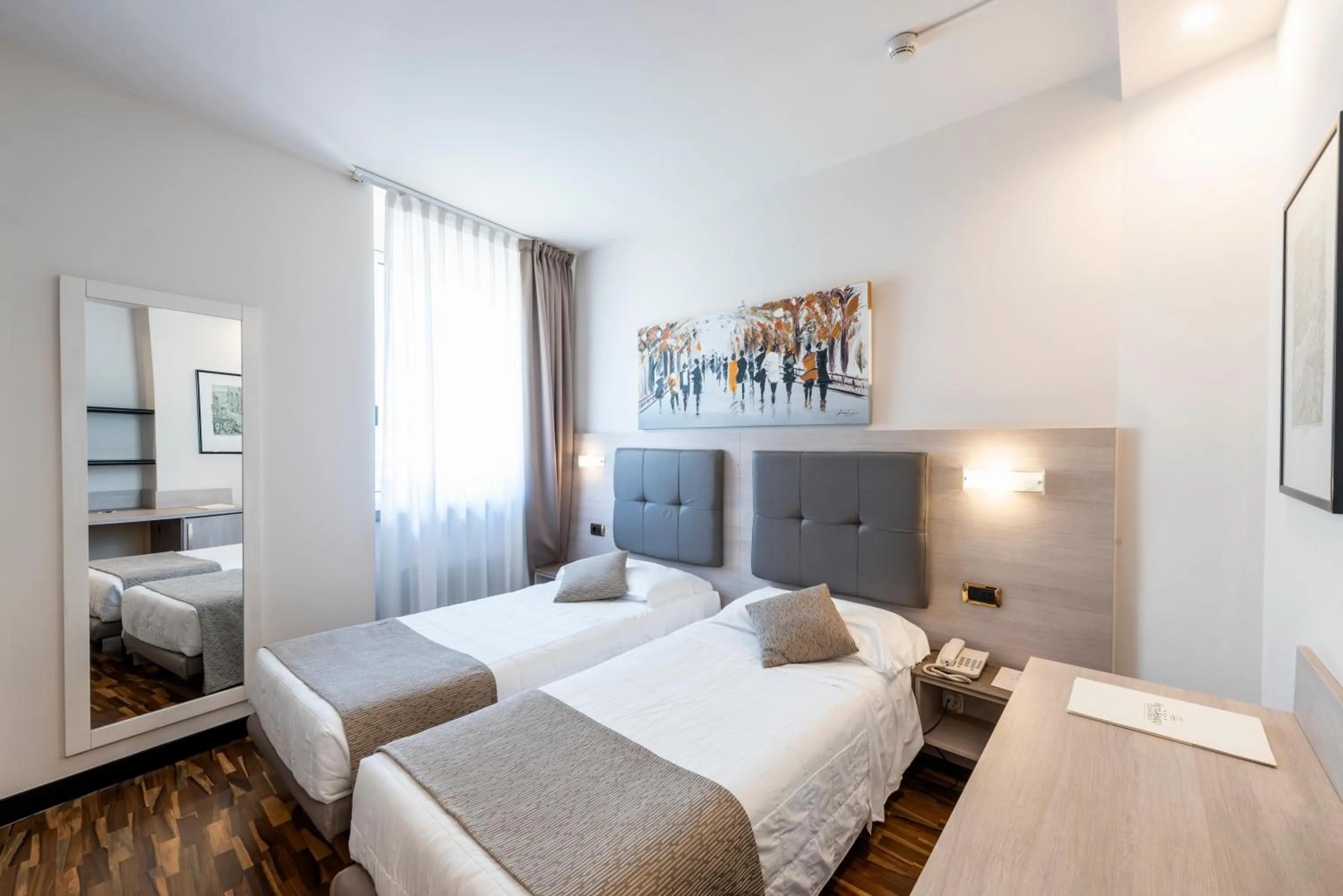 Photo of the whole room, Bed in Hotel Asnigo