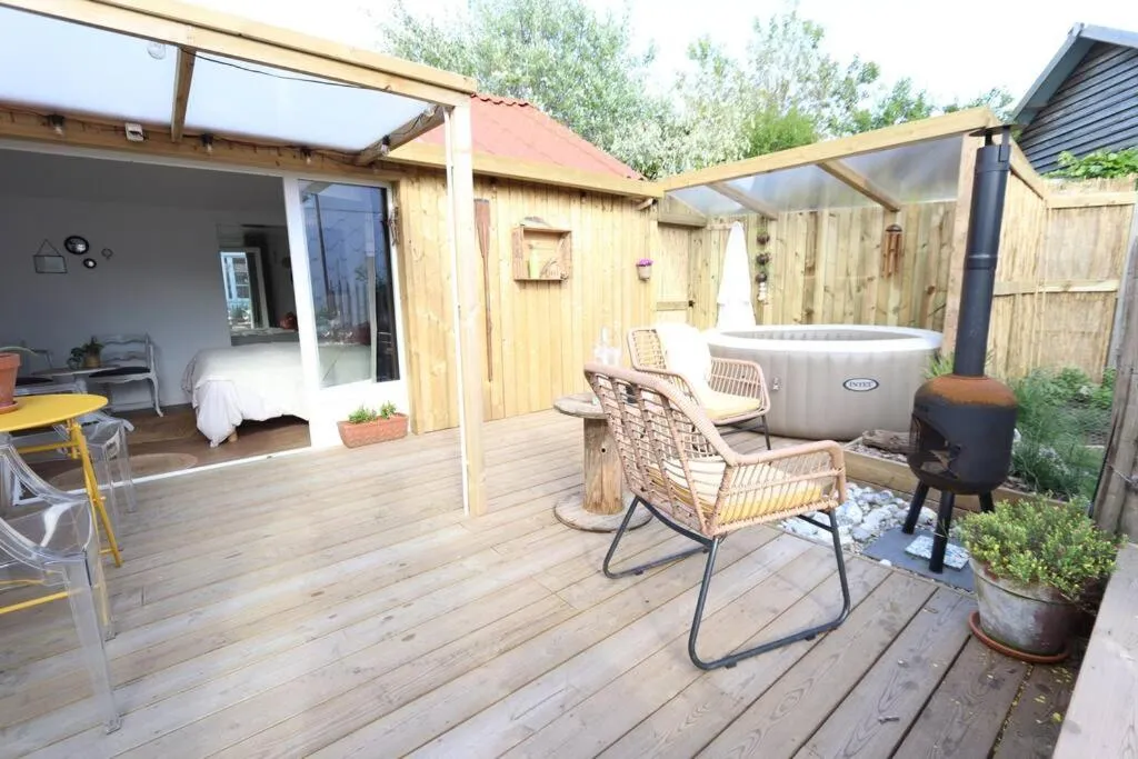 Patio in Le Cabanon du Cachalot