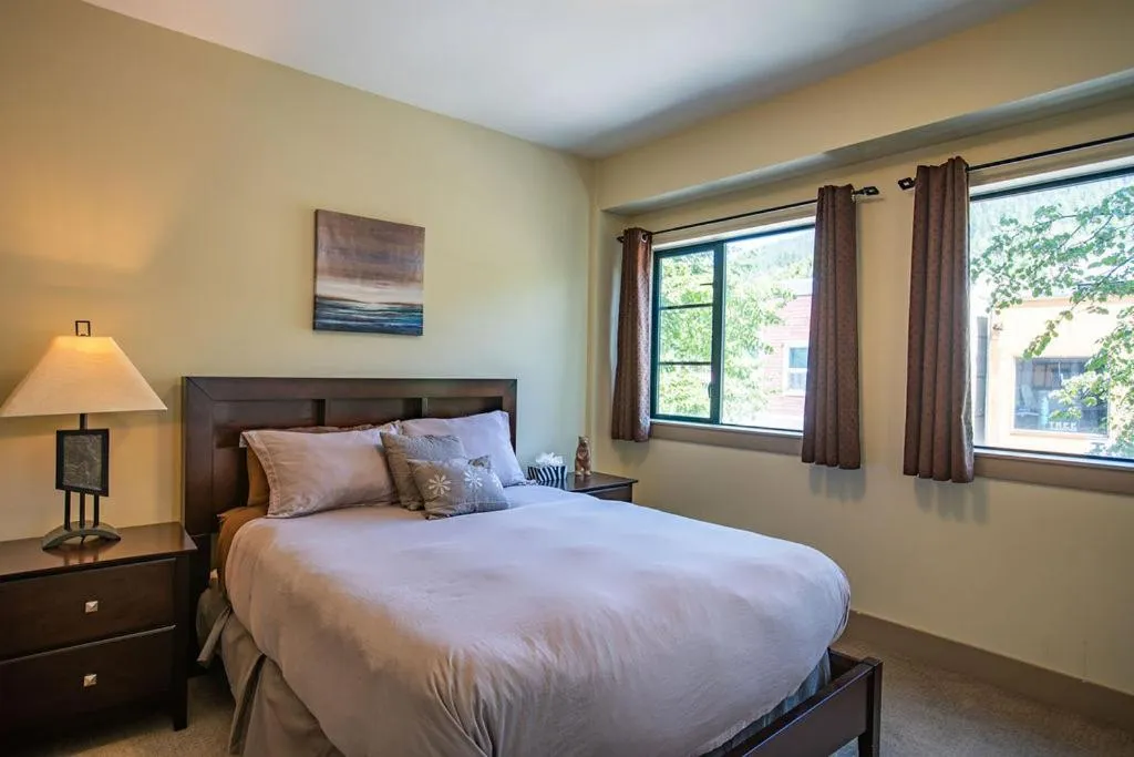 Bedroom, Bed in Selkirk Snug by Revelstoke Vacations