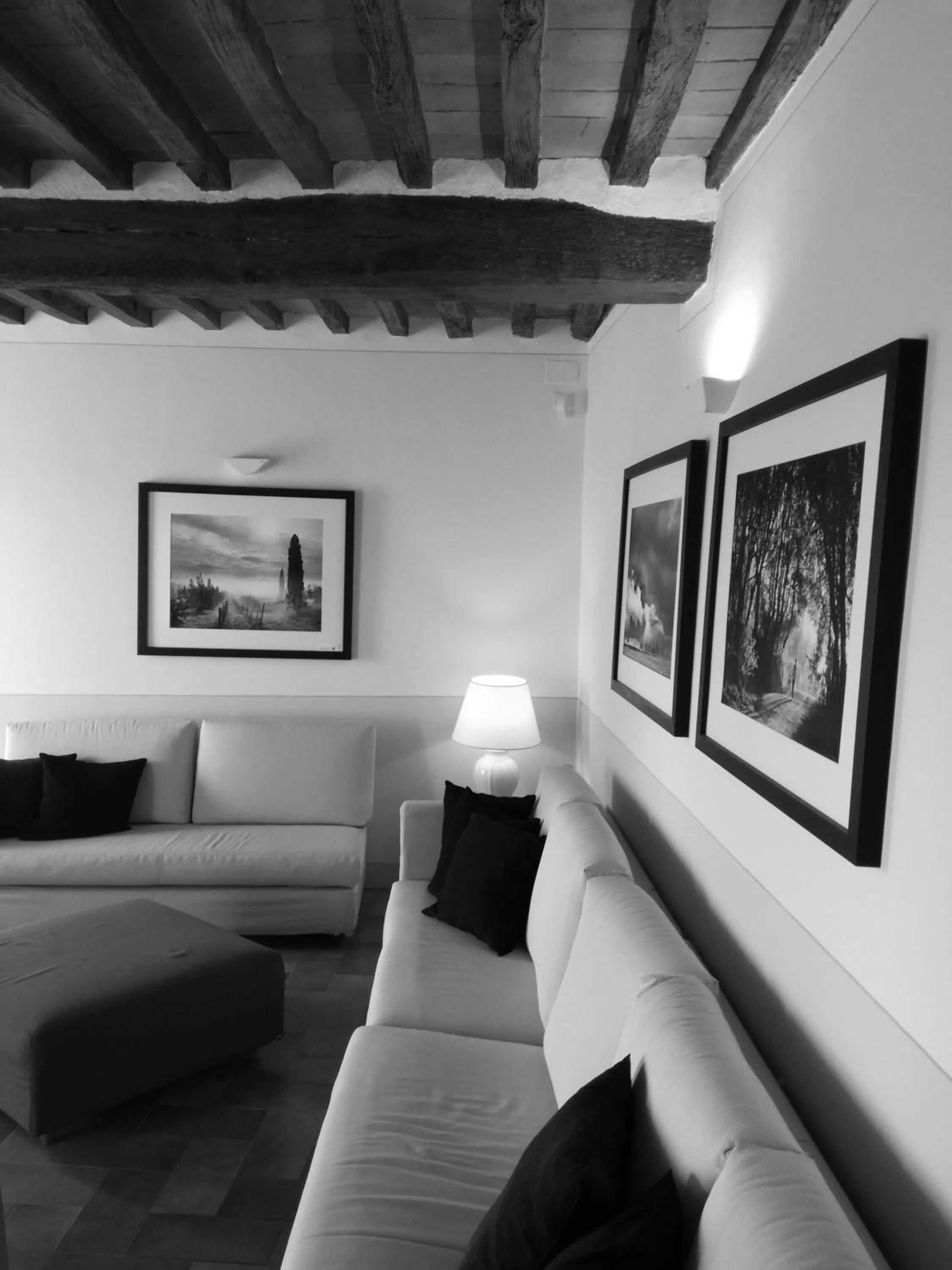 Communal lounge/ TV room in Villa Ducci