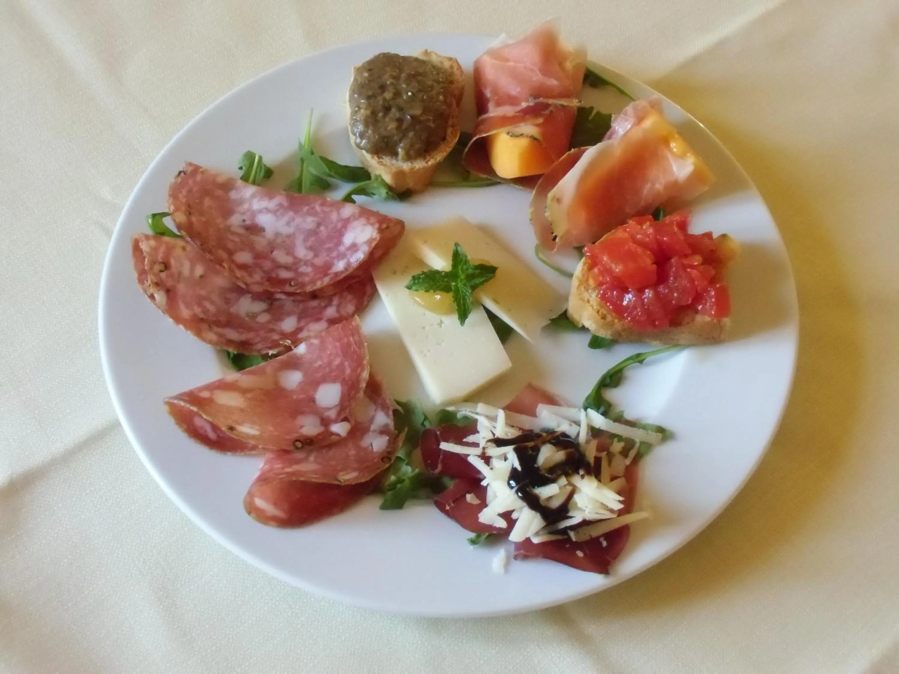 Restaurant/places to eat in Villa Ducci