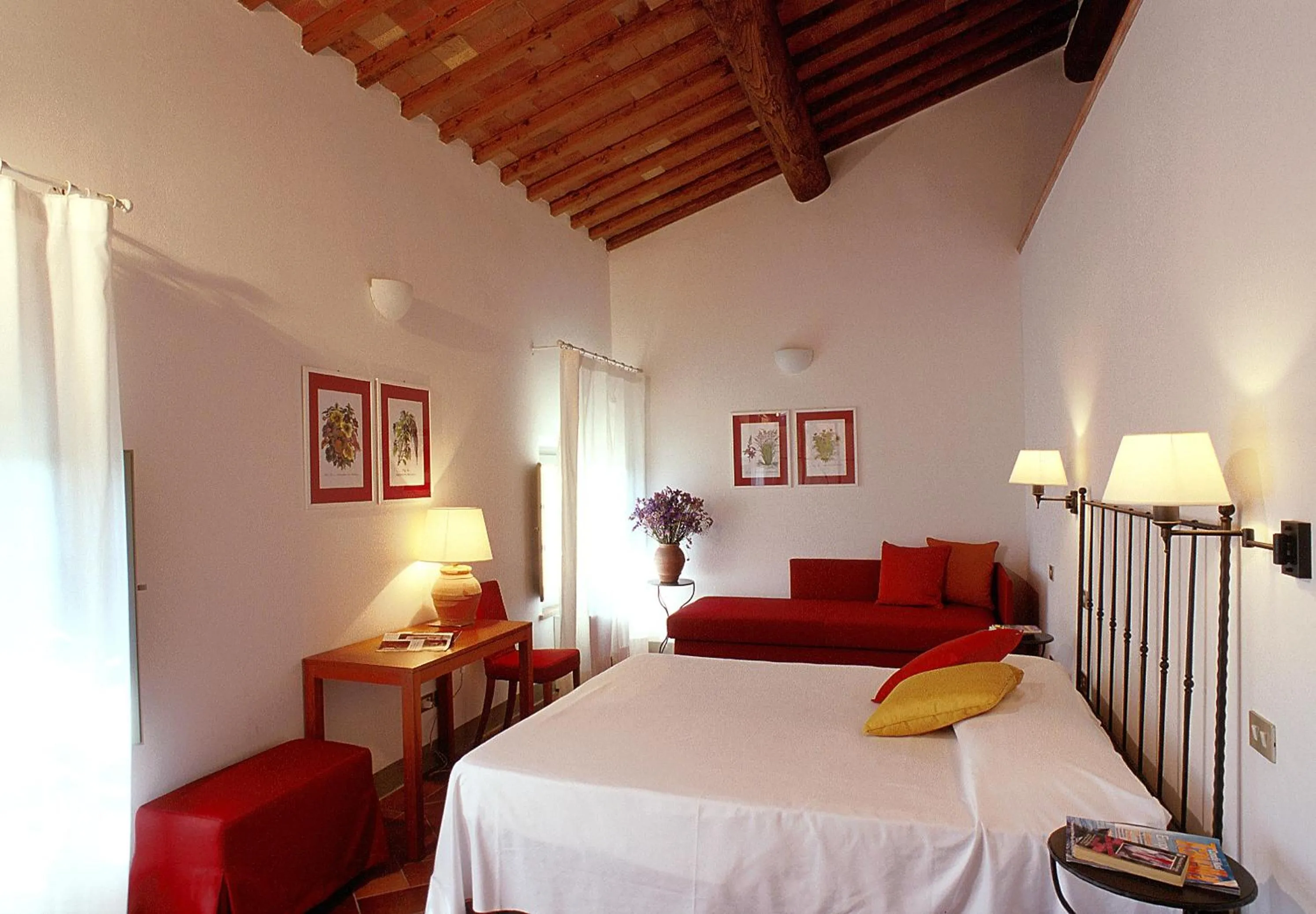 Decorative detail, Bed in Villa Ducci