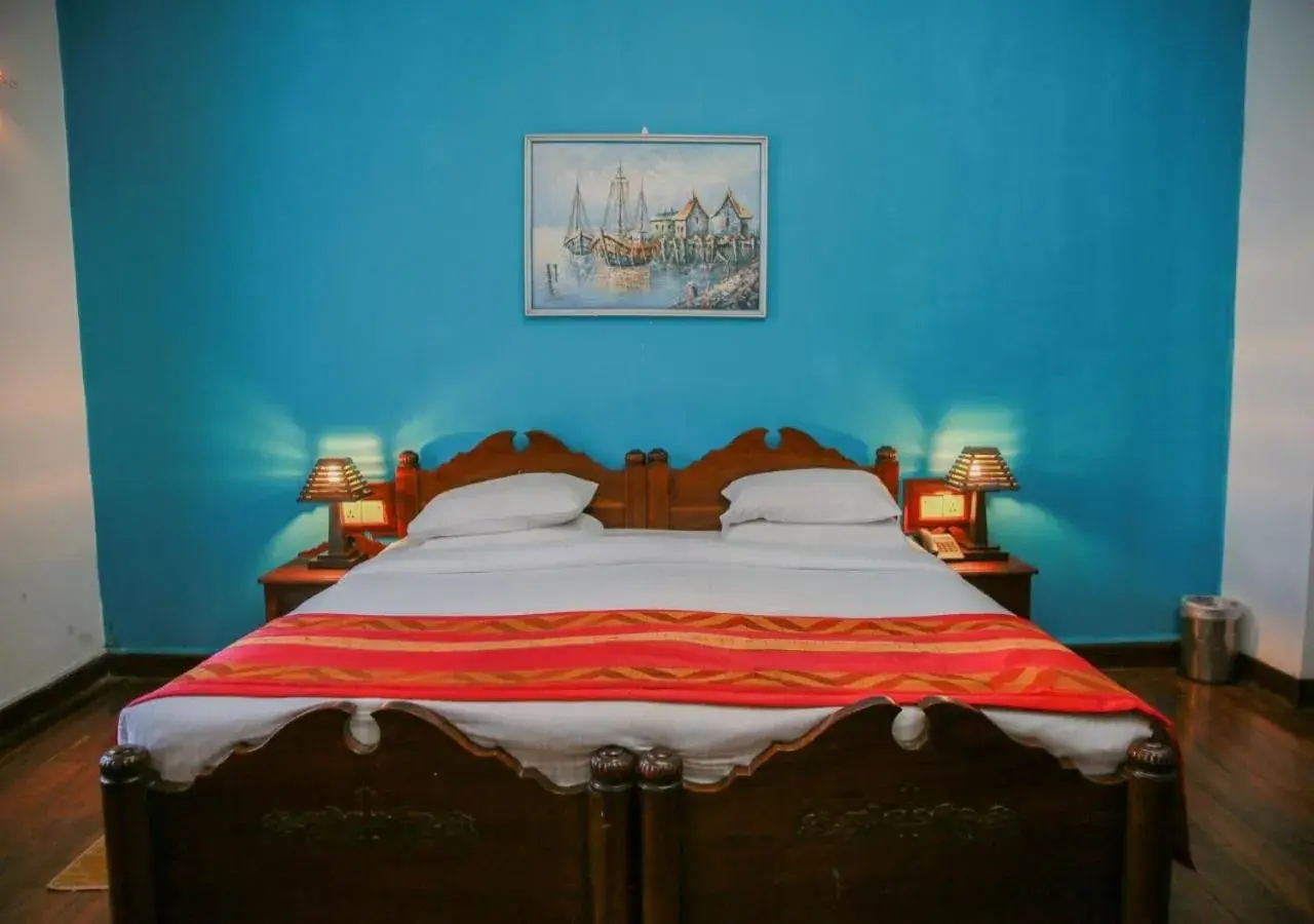 Superior Room with Bathtub in Hotel Glendower Superior Room with Bathtub in Hotel Glendower