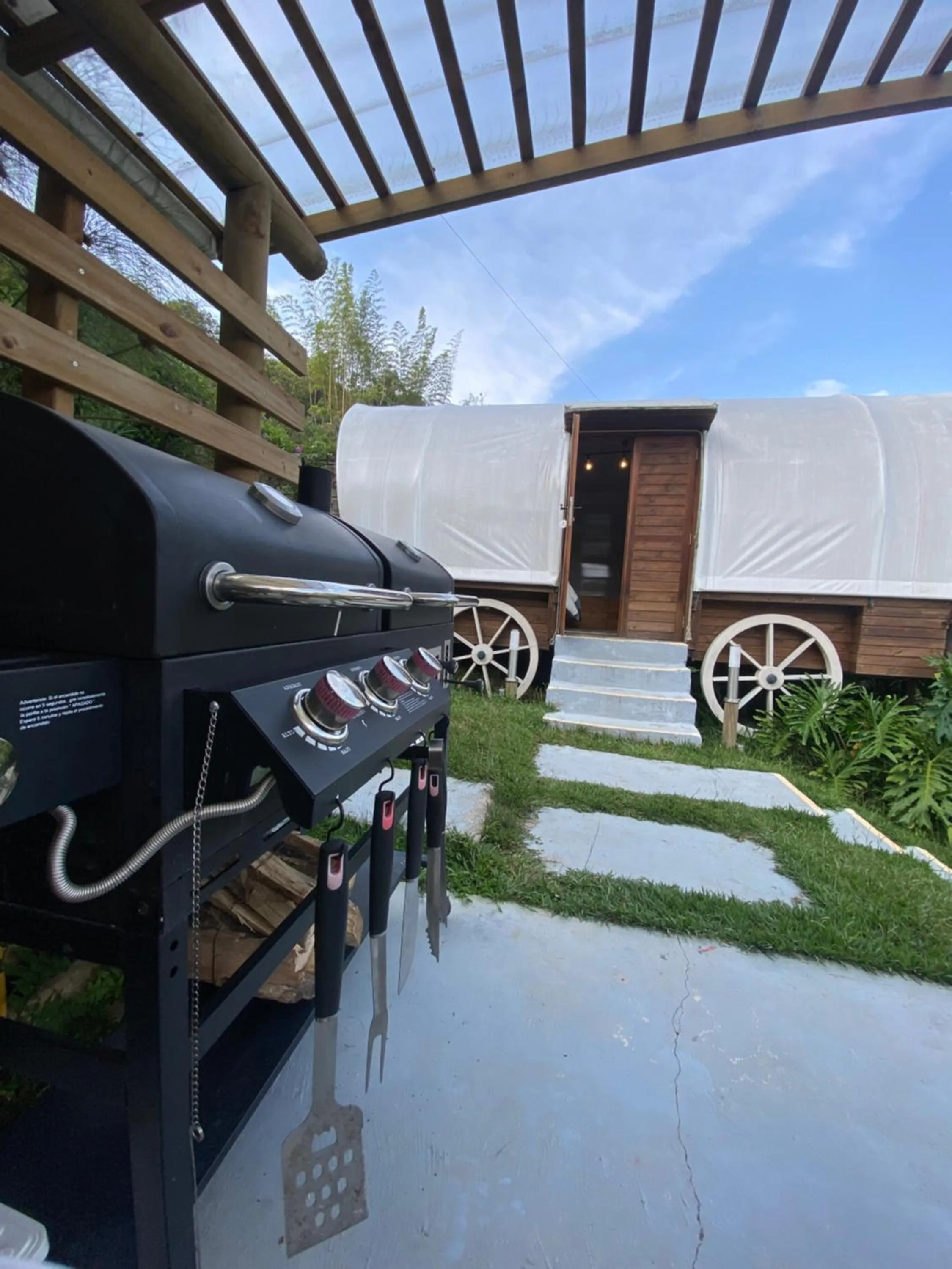 BBQ facilities in Glamping La Cepa GUATAPÉ