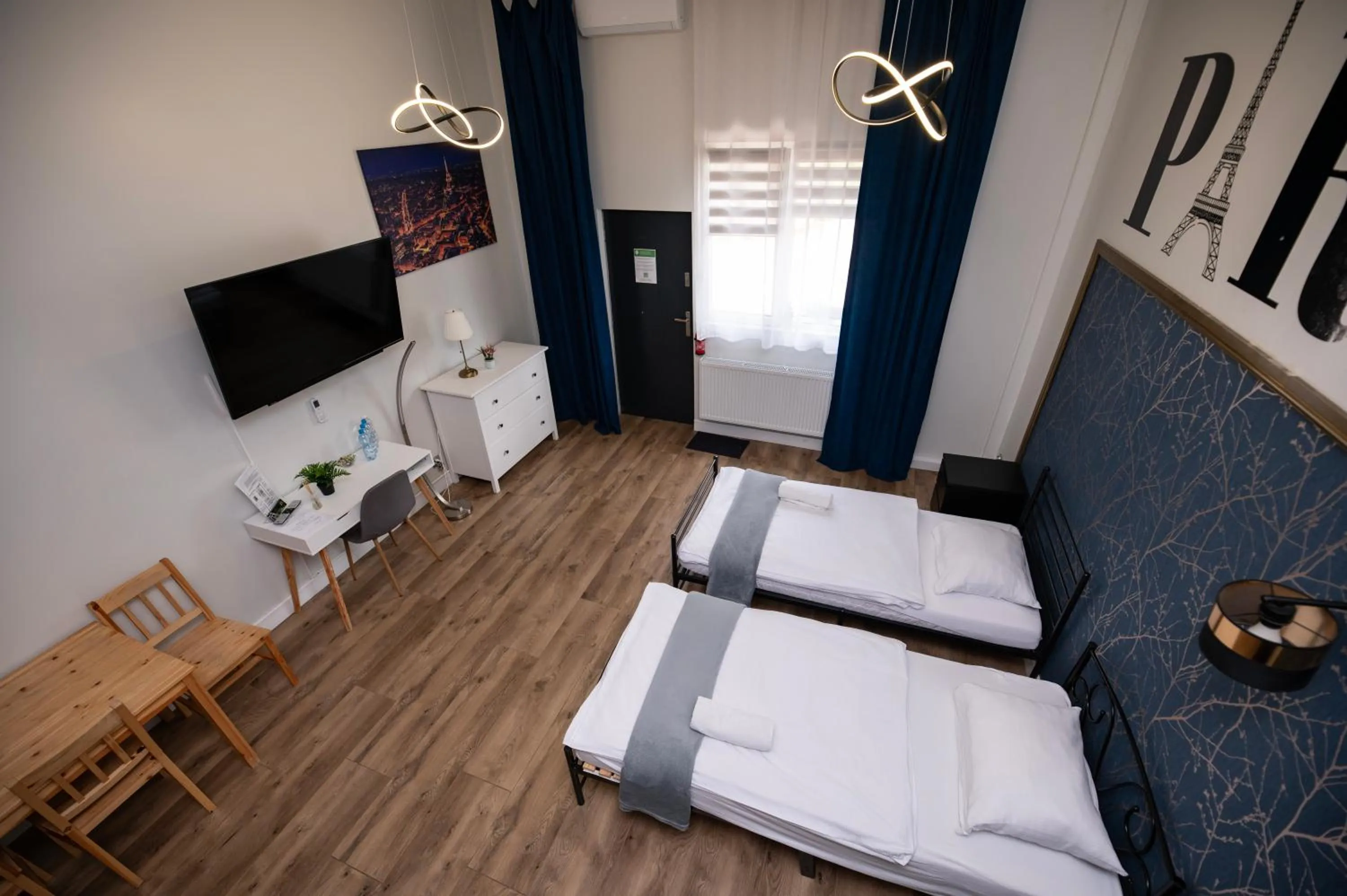 TV and multimedia, Bed in City Place Noclegi