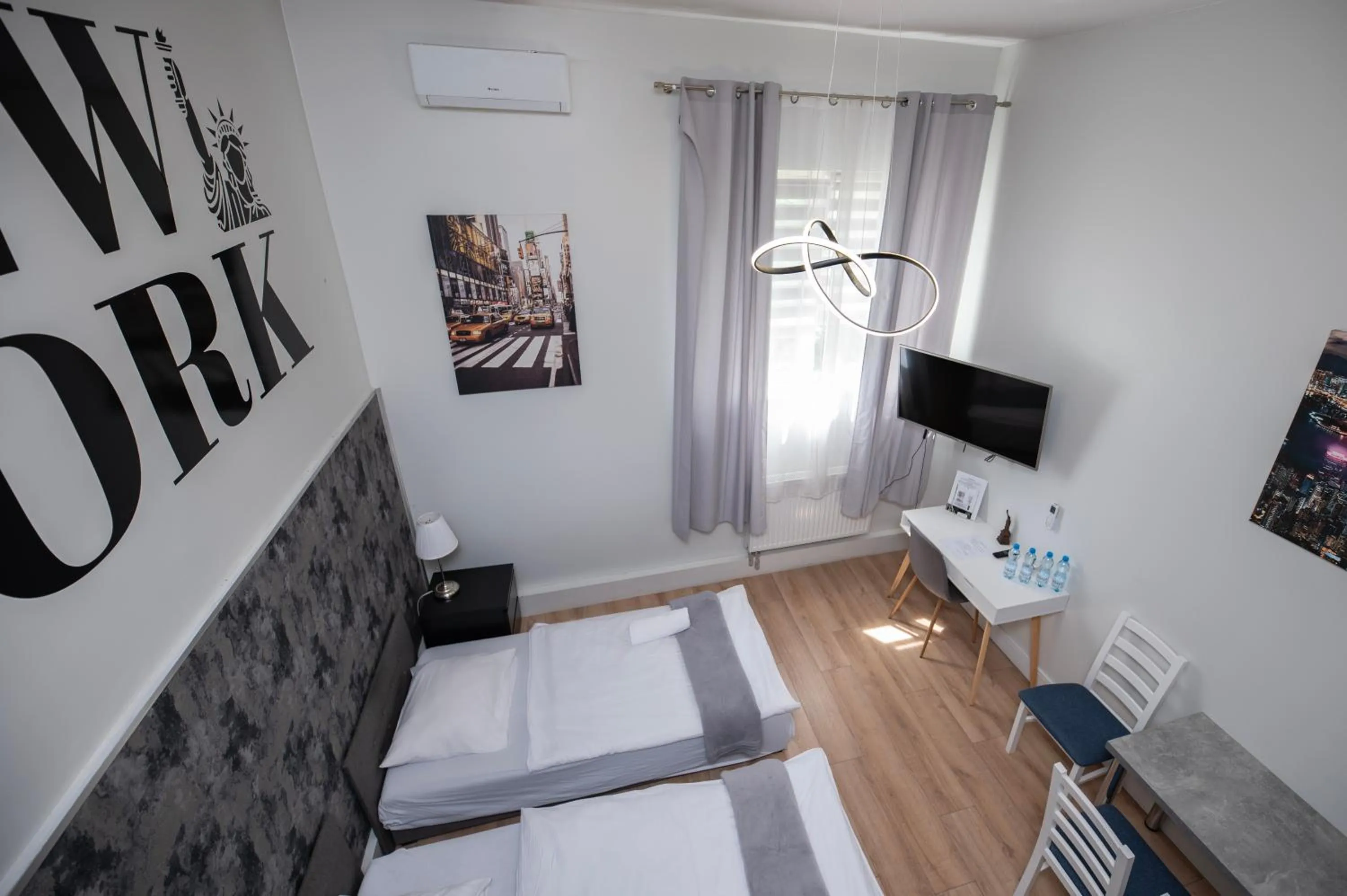 TV and multimedia, Bed in City Place Noclegi