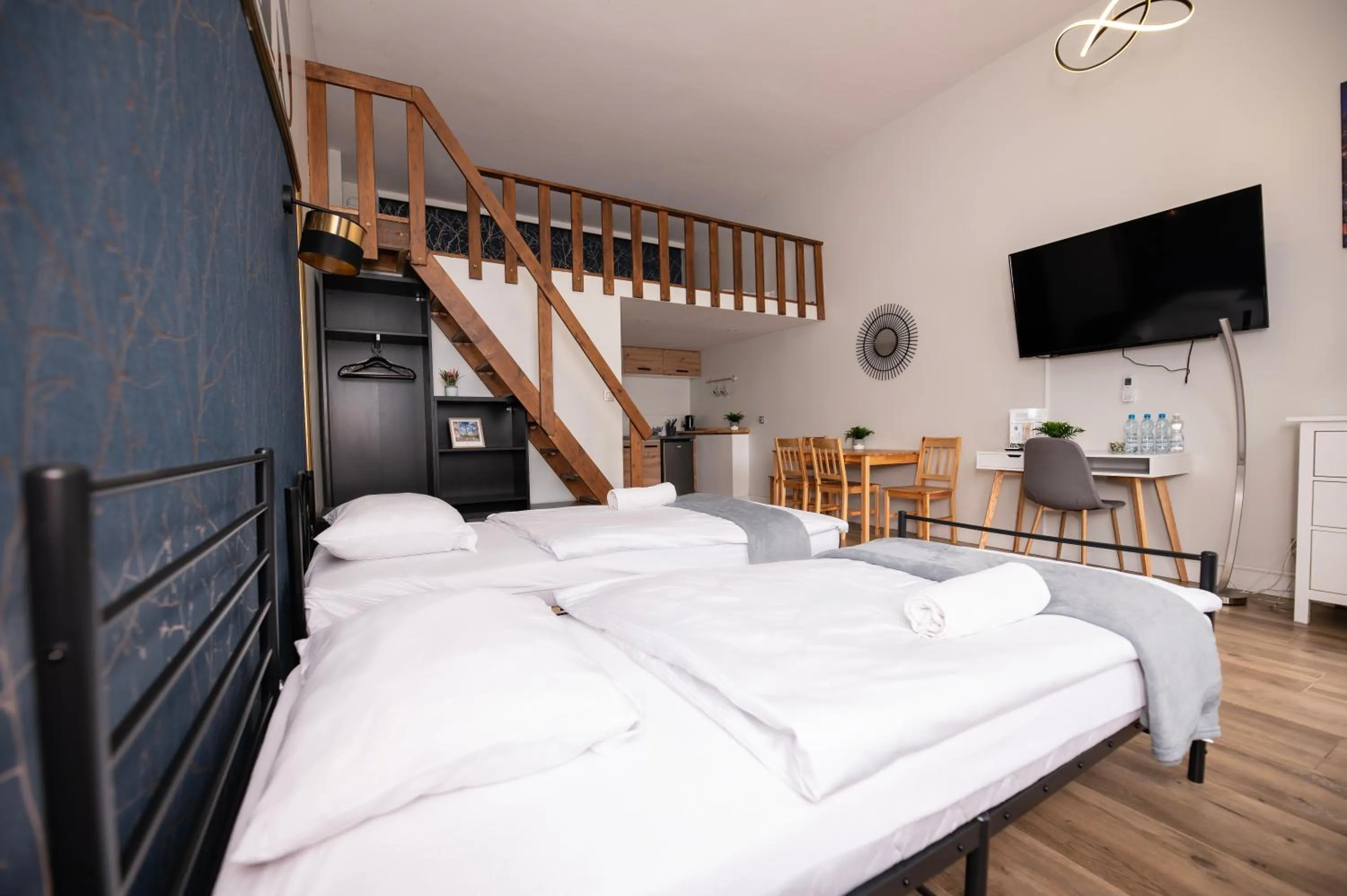 TV and multimedia, Bed in City Place Noclegi