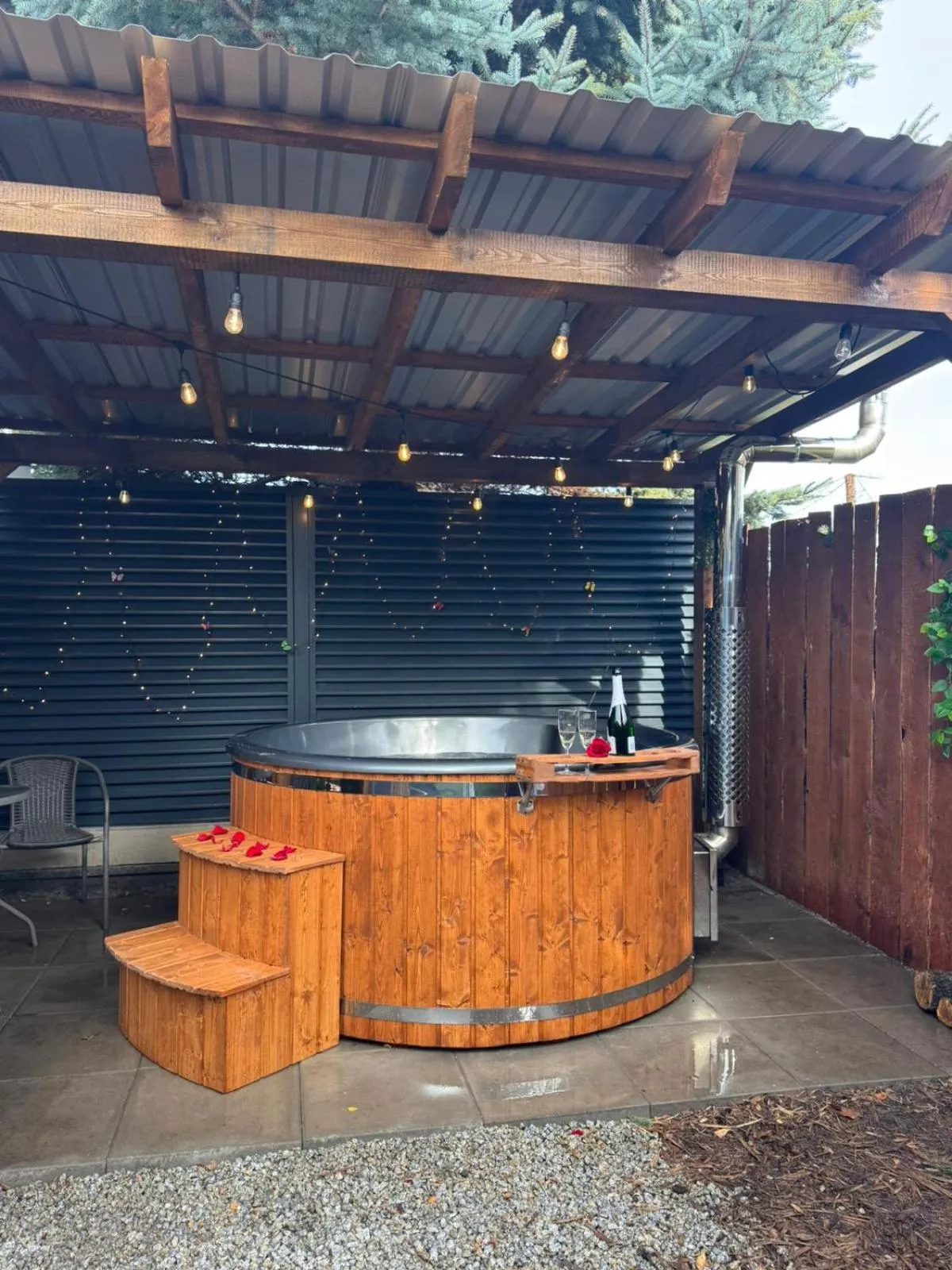 Hot Tub in City Place Noclegi