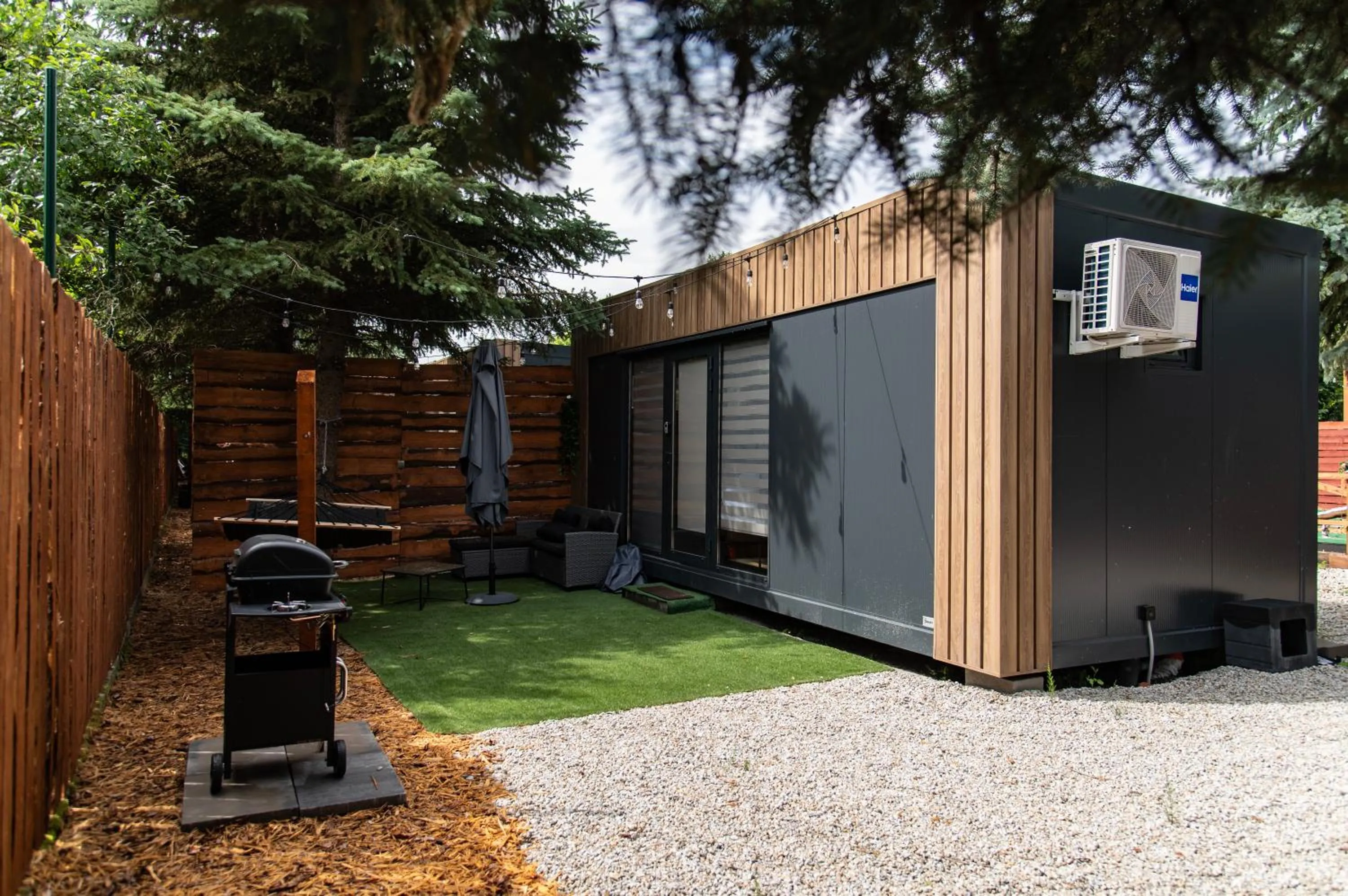 Garden view in City Place Noclegi