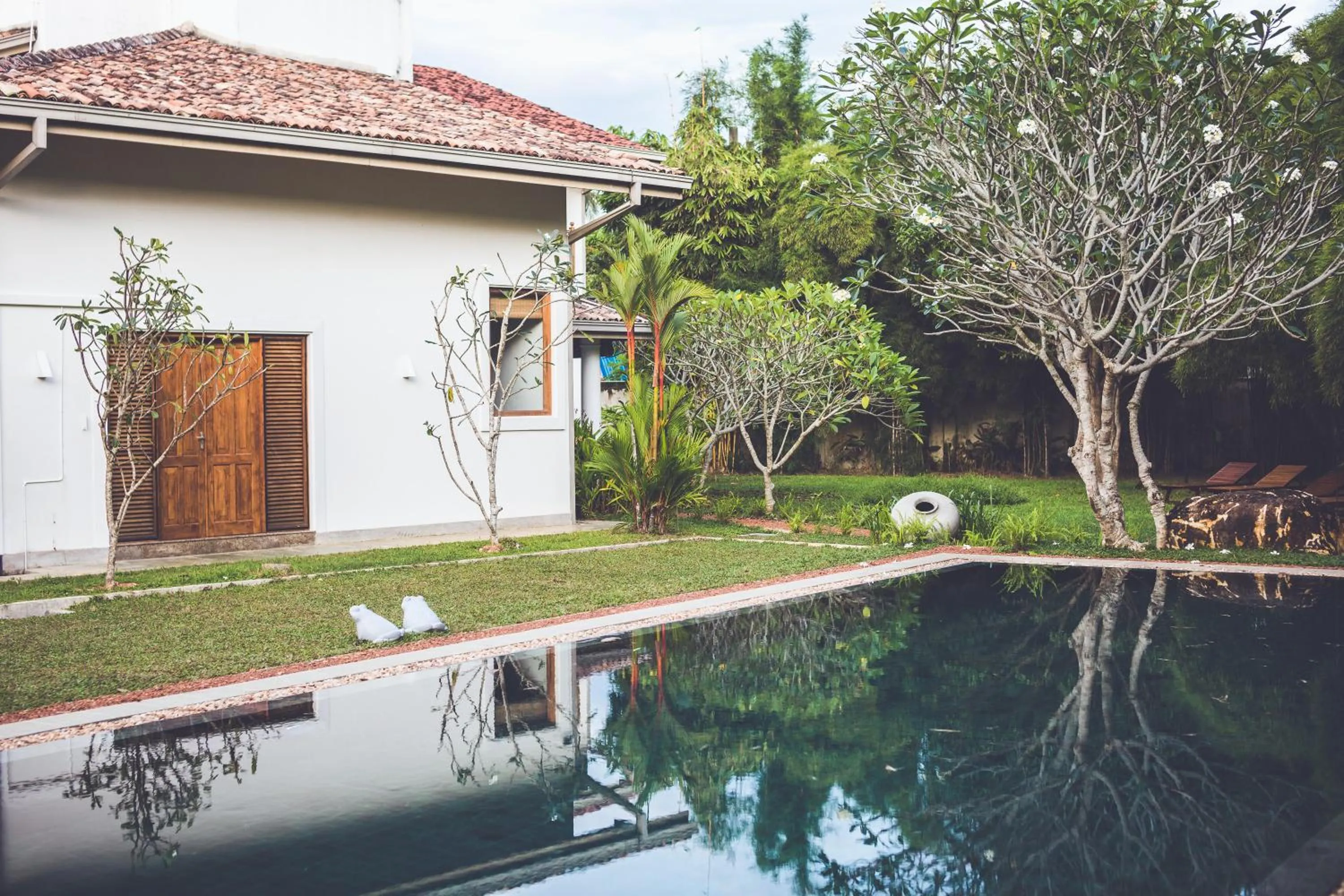 Garden in Villa White Queen Resort & Spa