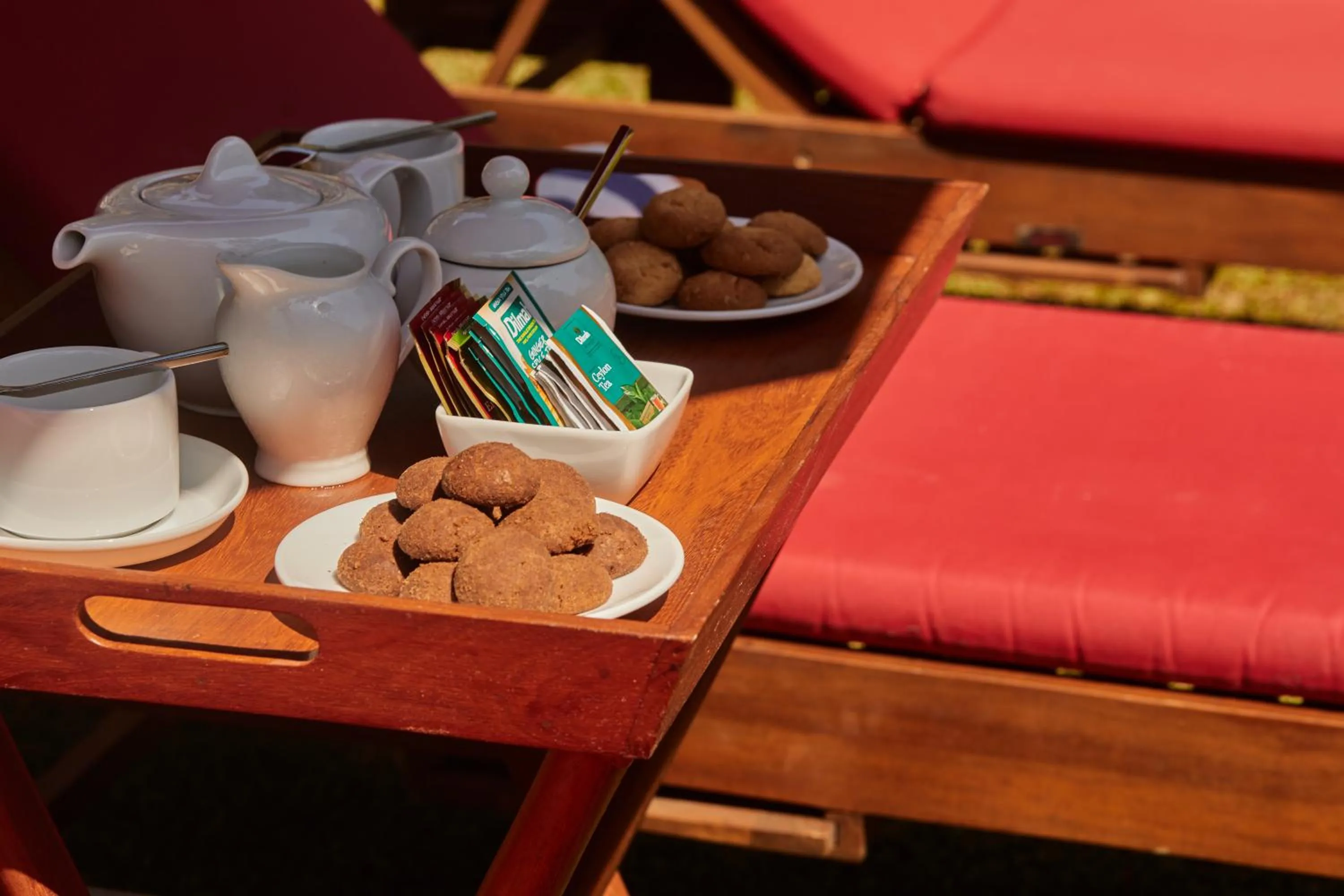 Food and drinks in Villa White Queen Resort & Spa