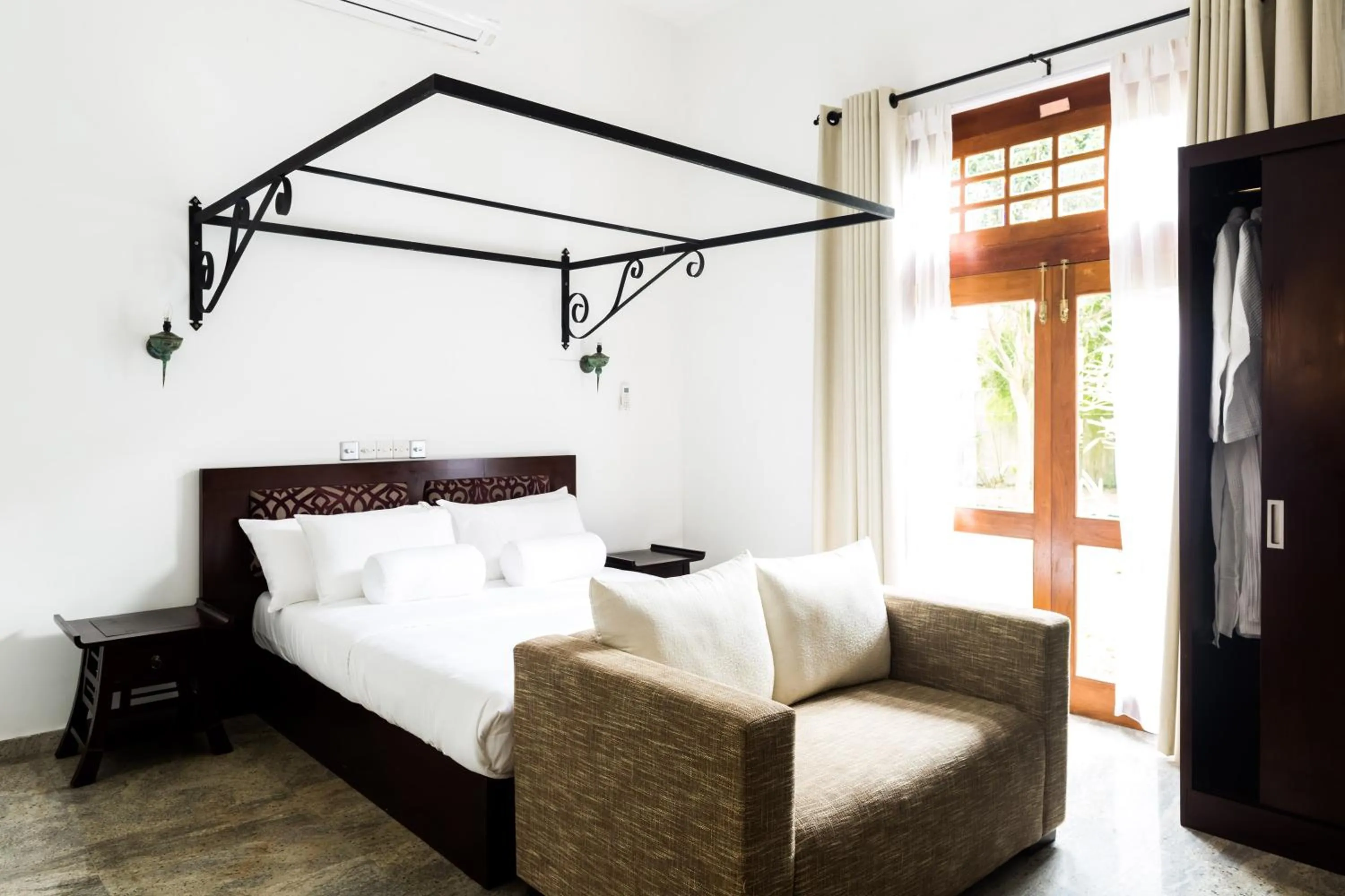 Deluxe Suite - single occupancy in Villa White Queen Resort & Spa