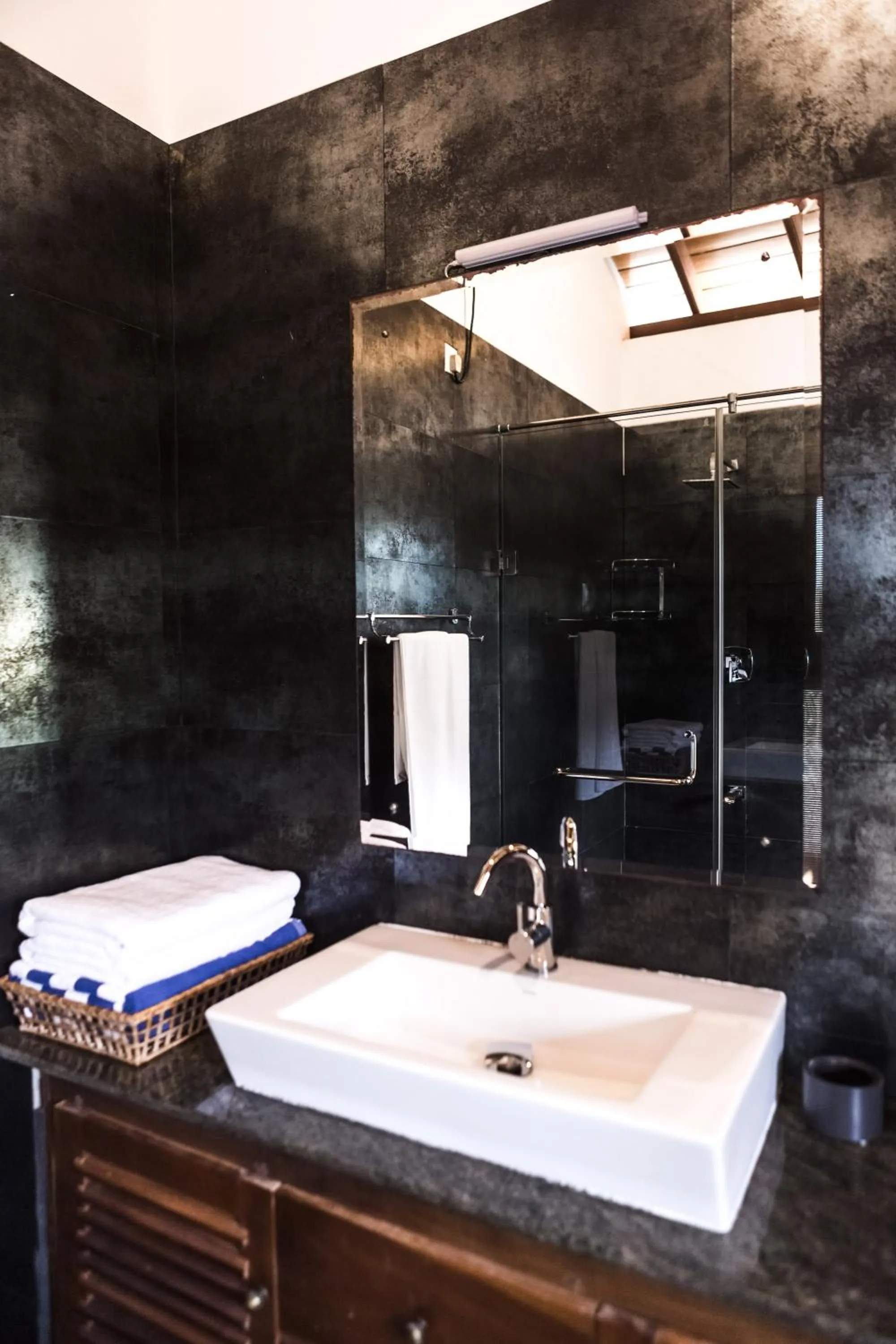 Bathroom in Villa White Queen Resort & Spa