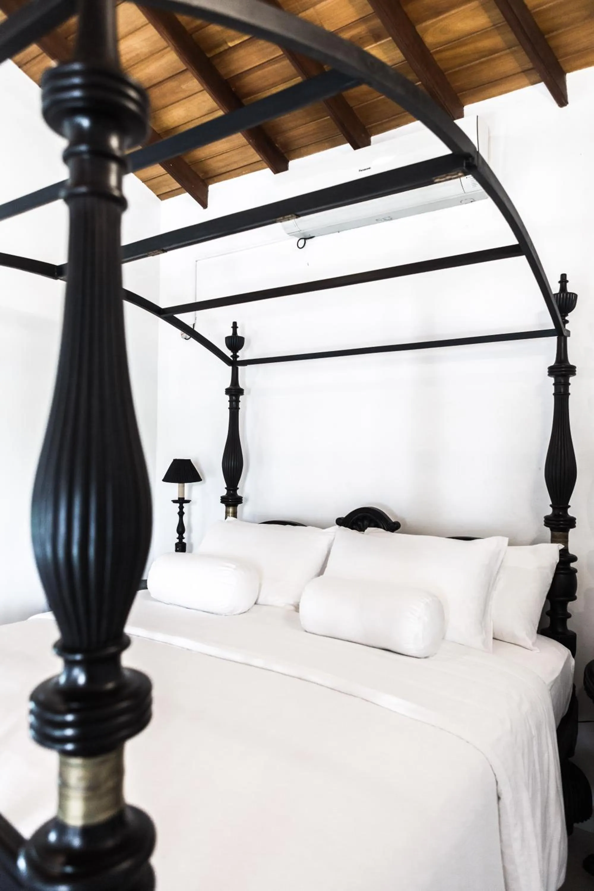 Bed in Villa White Queen Resort & Spa