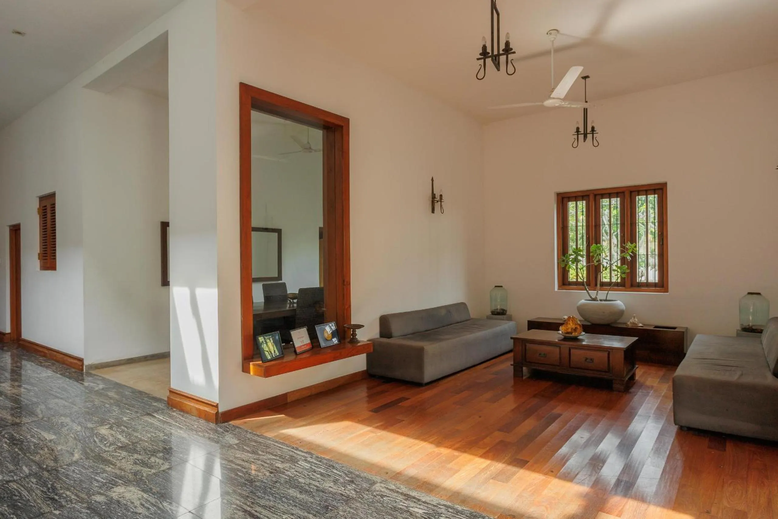 Property building in Villa White Queen Resort & Spa