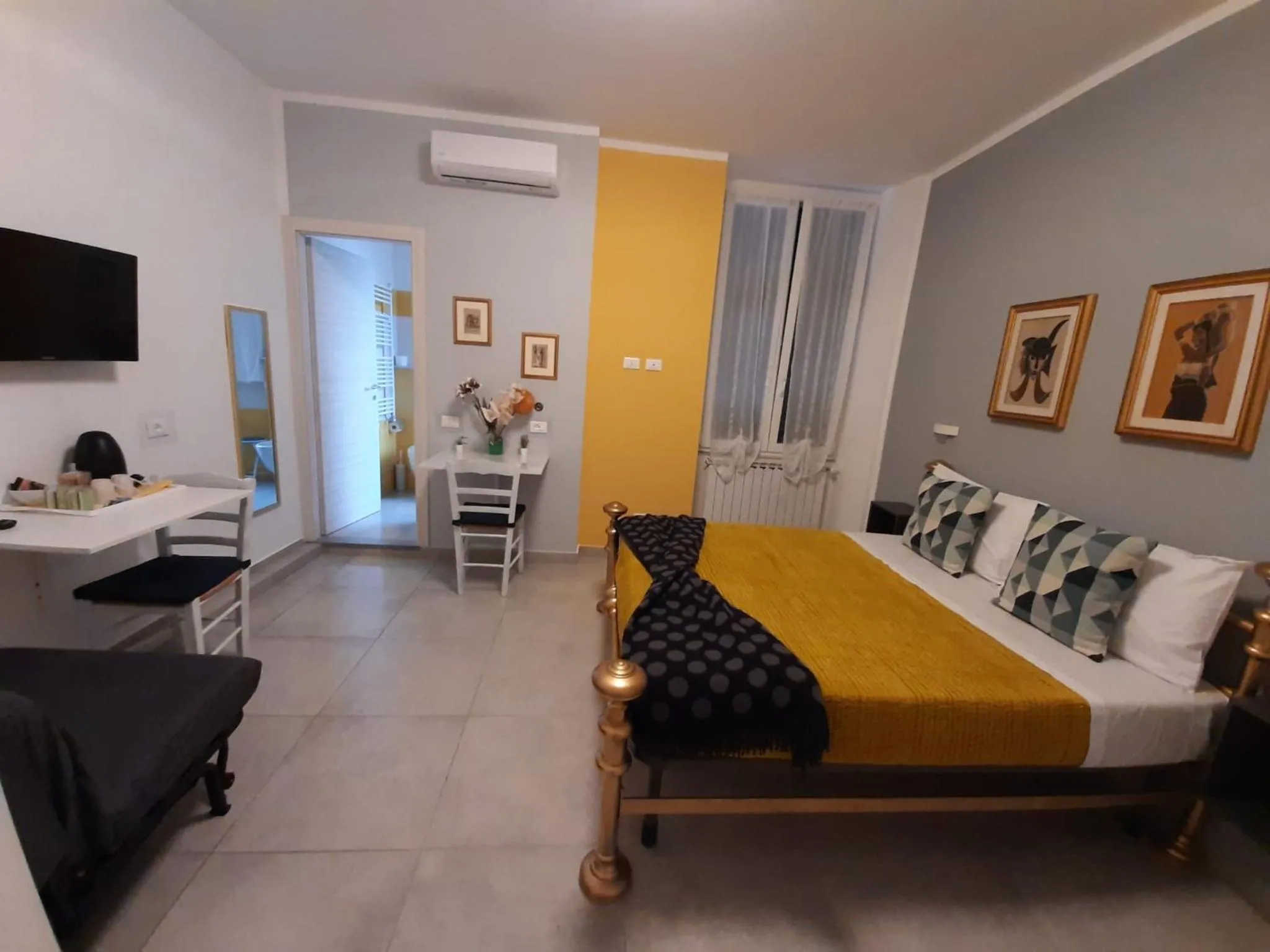 Bedroom, Bed in JustKey