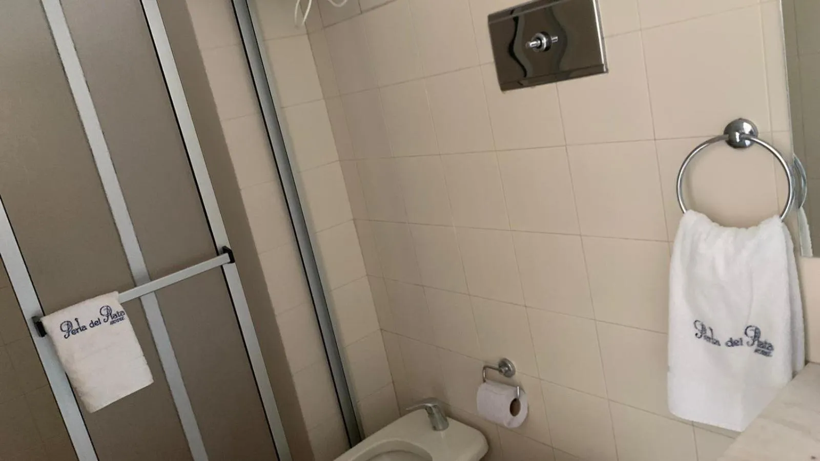 Bathroom in Hotel Perla del Plata