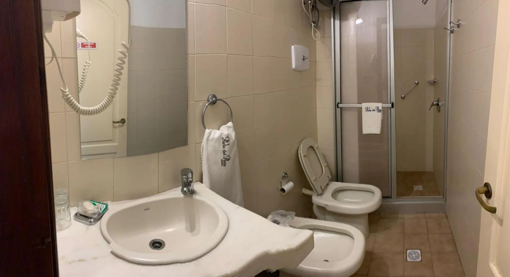 Bathroom in Hotel Perla del Plata