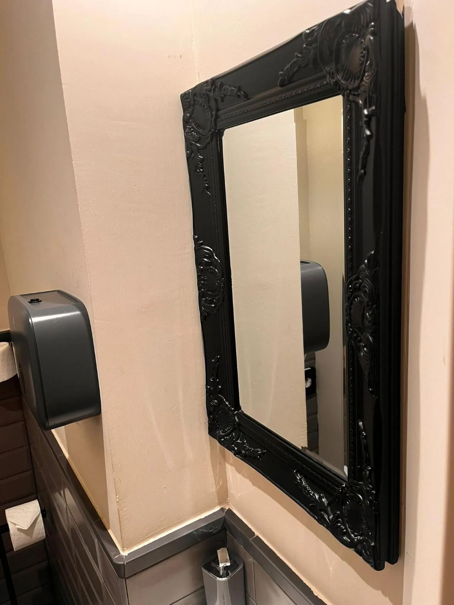 Toilet in Hotel Nizza