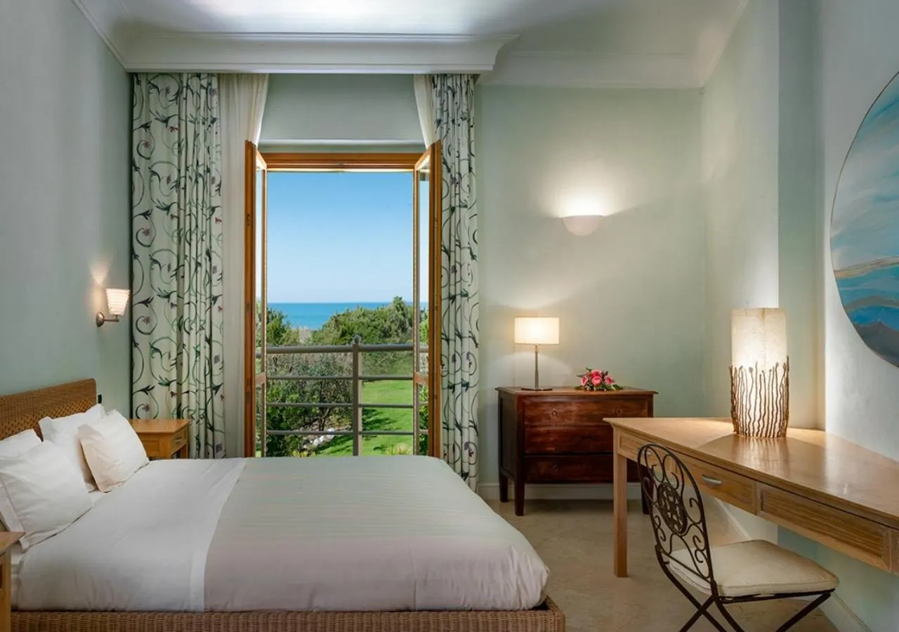 Bed in Tombolo Talasso Resort