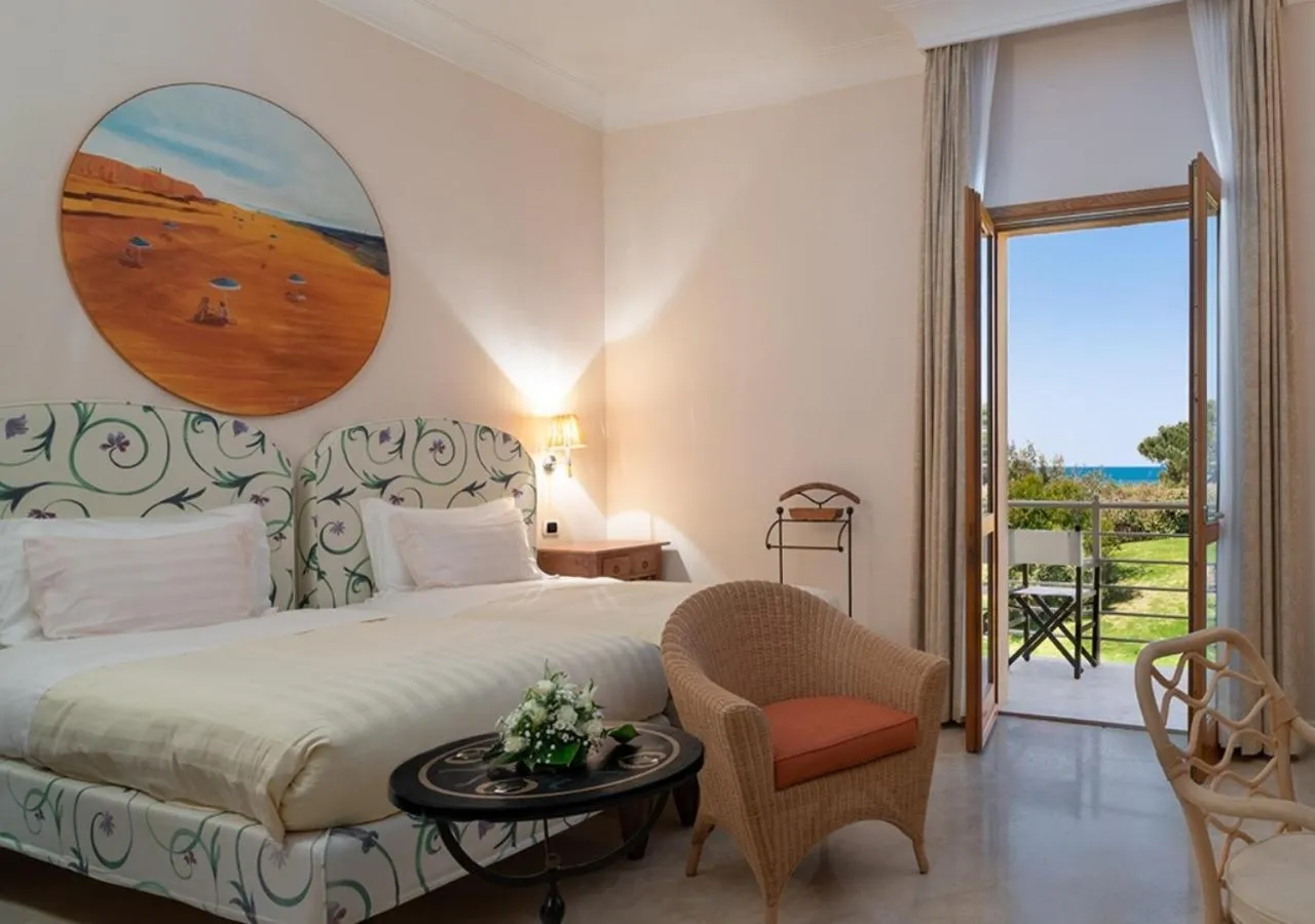 Bed in Tombolo Talasso Resort