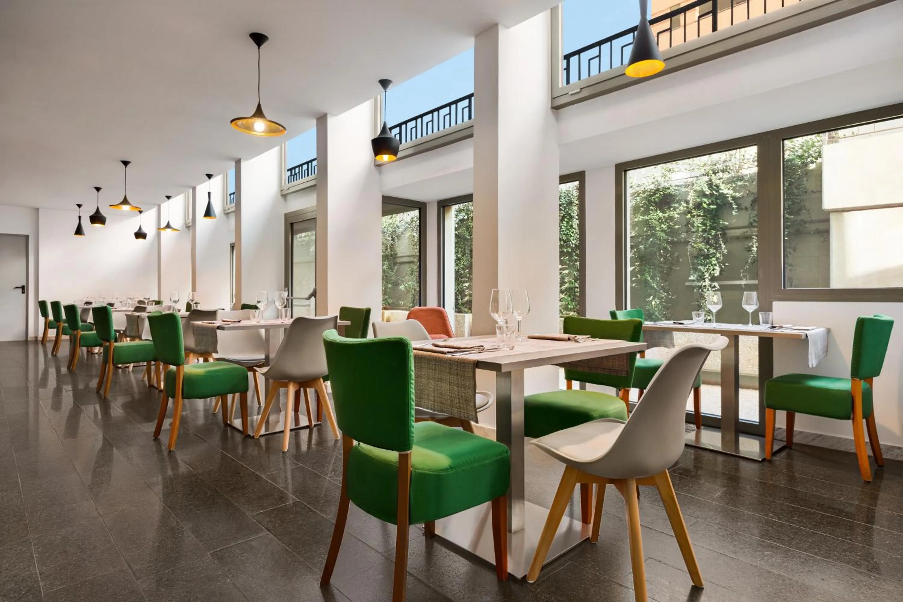 Restaurant/places to eat in Wyndham Garden Florence