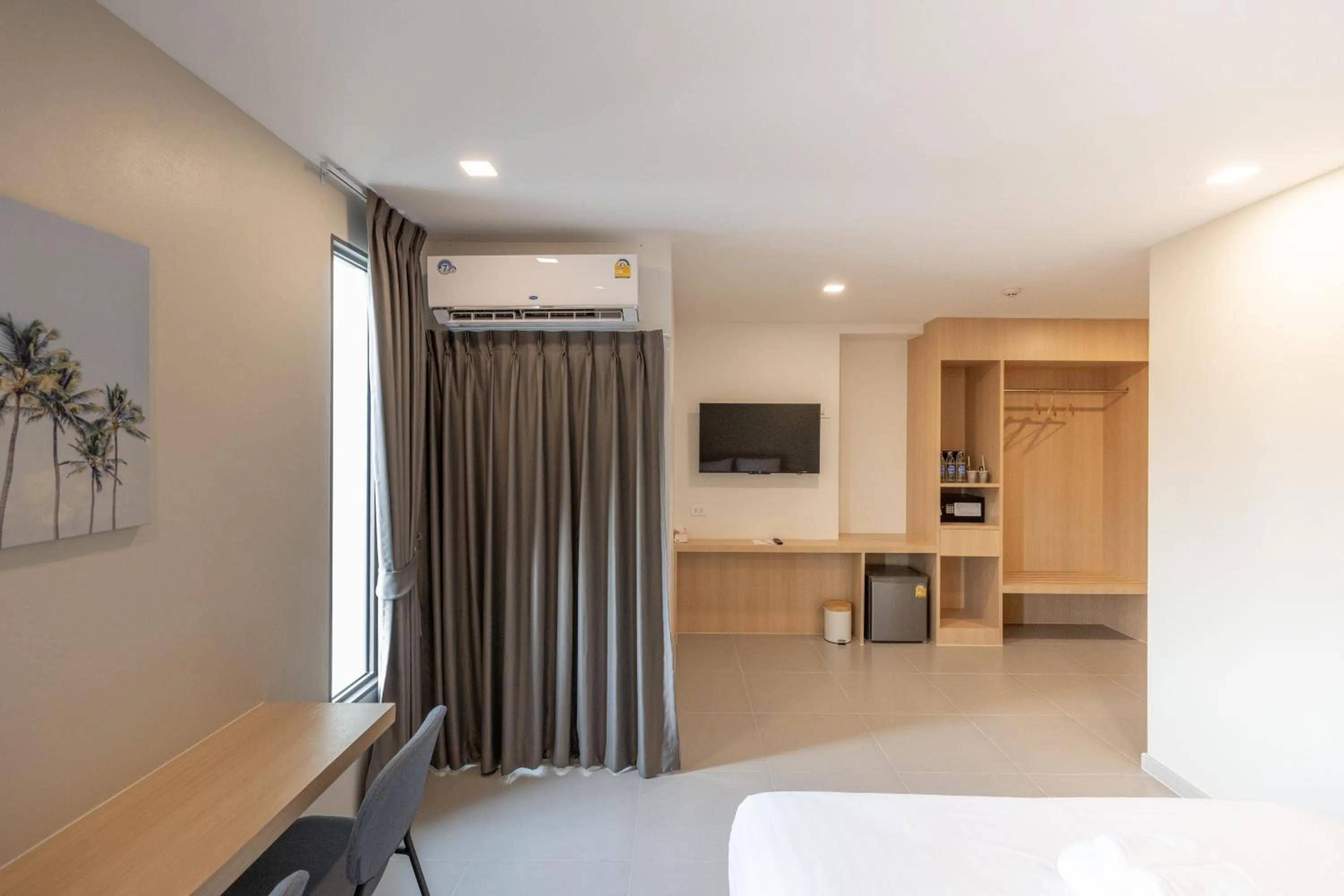 Photo of the whole room, Bed in Good nine Hotel