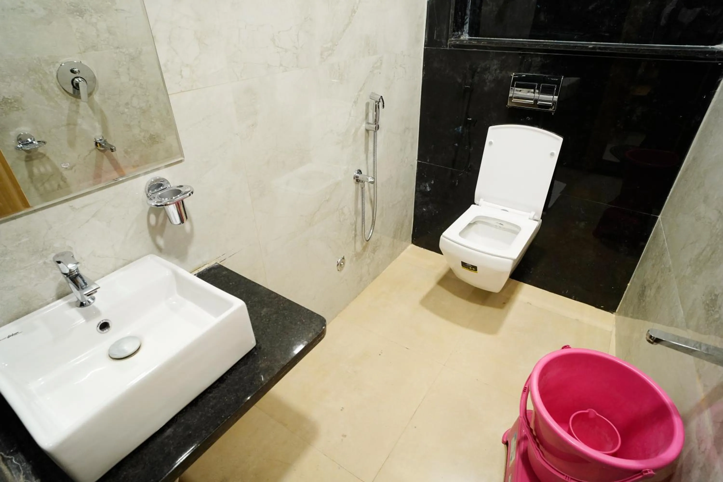 Hotel New Sundaram 150 Mtrs from Dargah