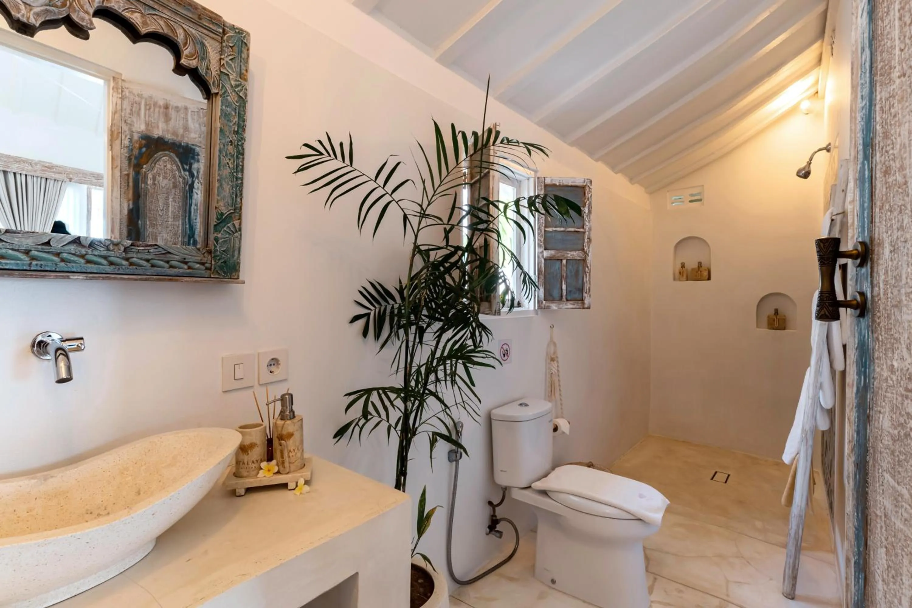 Bathroom in Atalaya Villas Nusa Penida - Adults only
