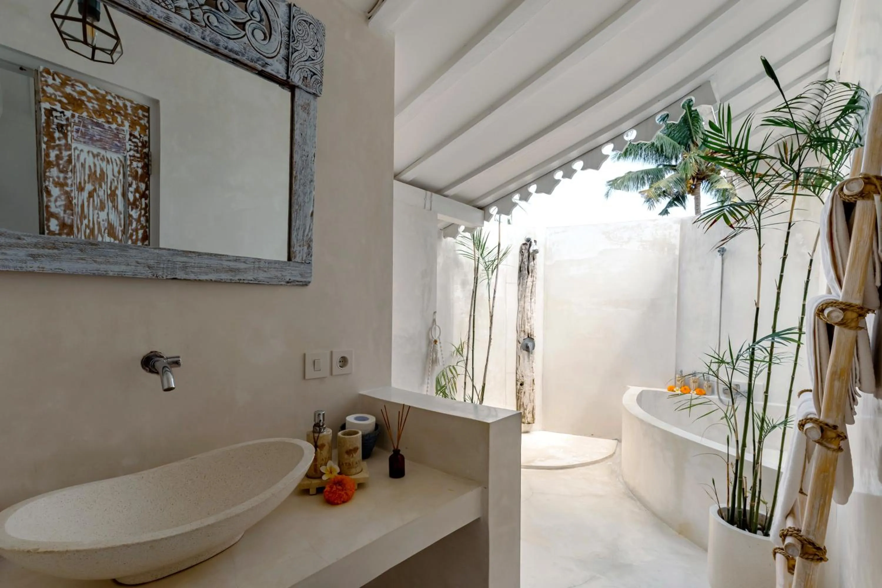 Bathroom in Atalaya Villas Nusa Penida - Adults only