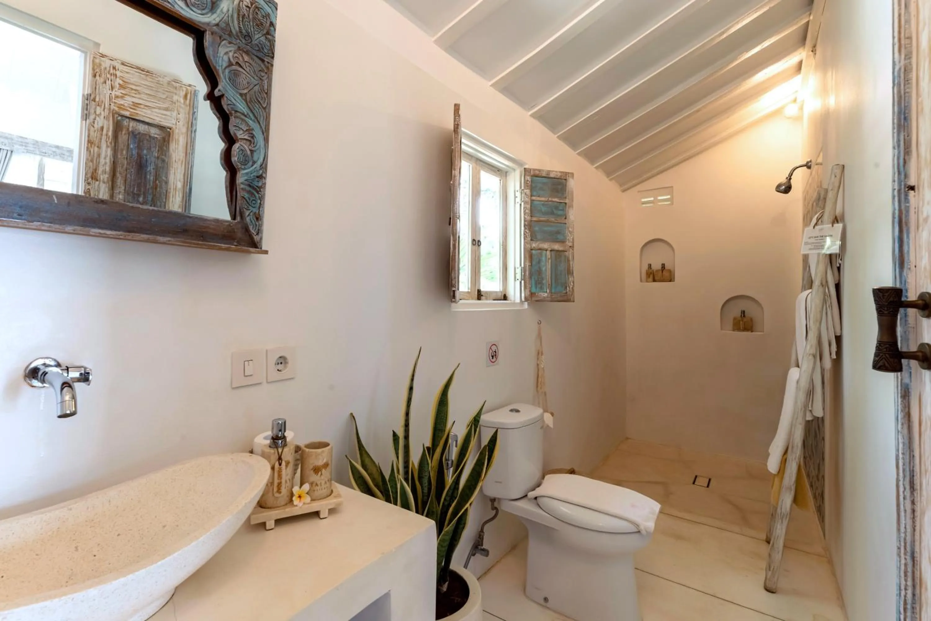Bathroom in Atalaya Villas Nusa Penida - Adults only