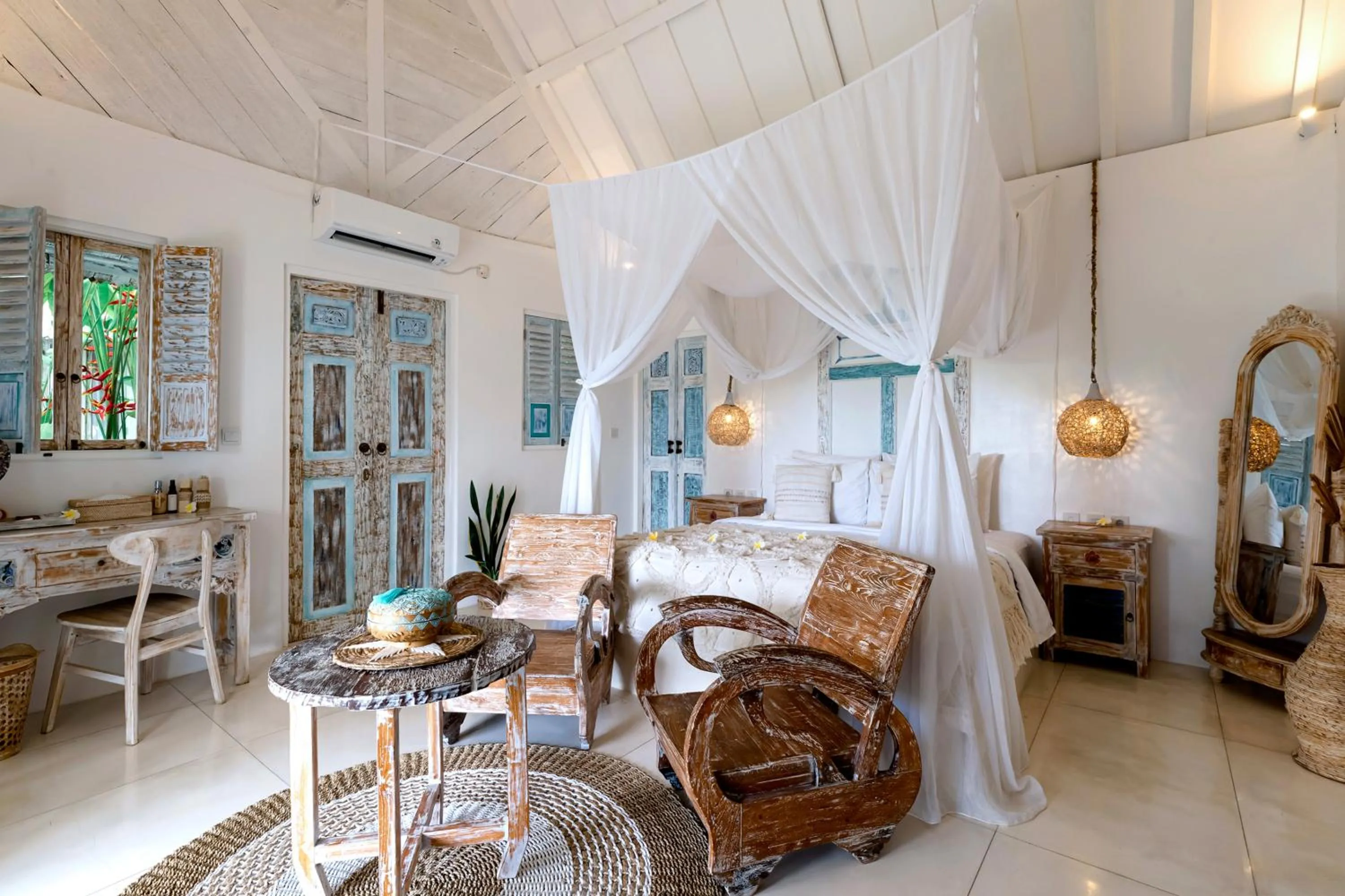 Photo of the whole room, Bed in Atalaya Villas Nusa Penida - Adults only
