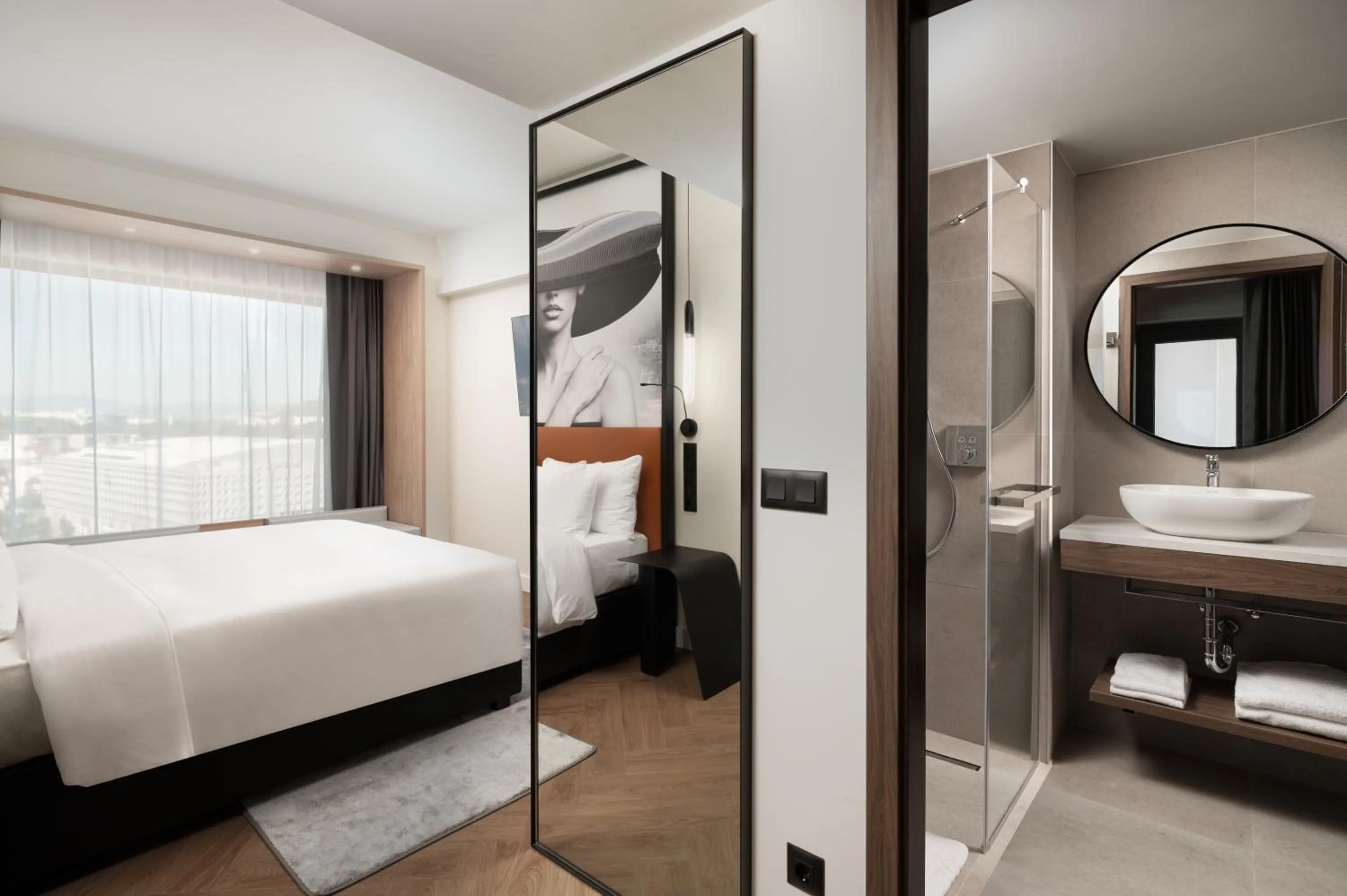 Shower, Bed in Radisson Blu Hotel, Cluj