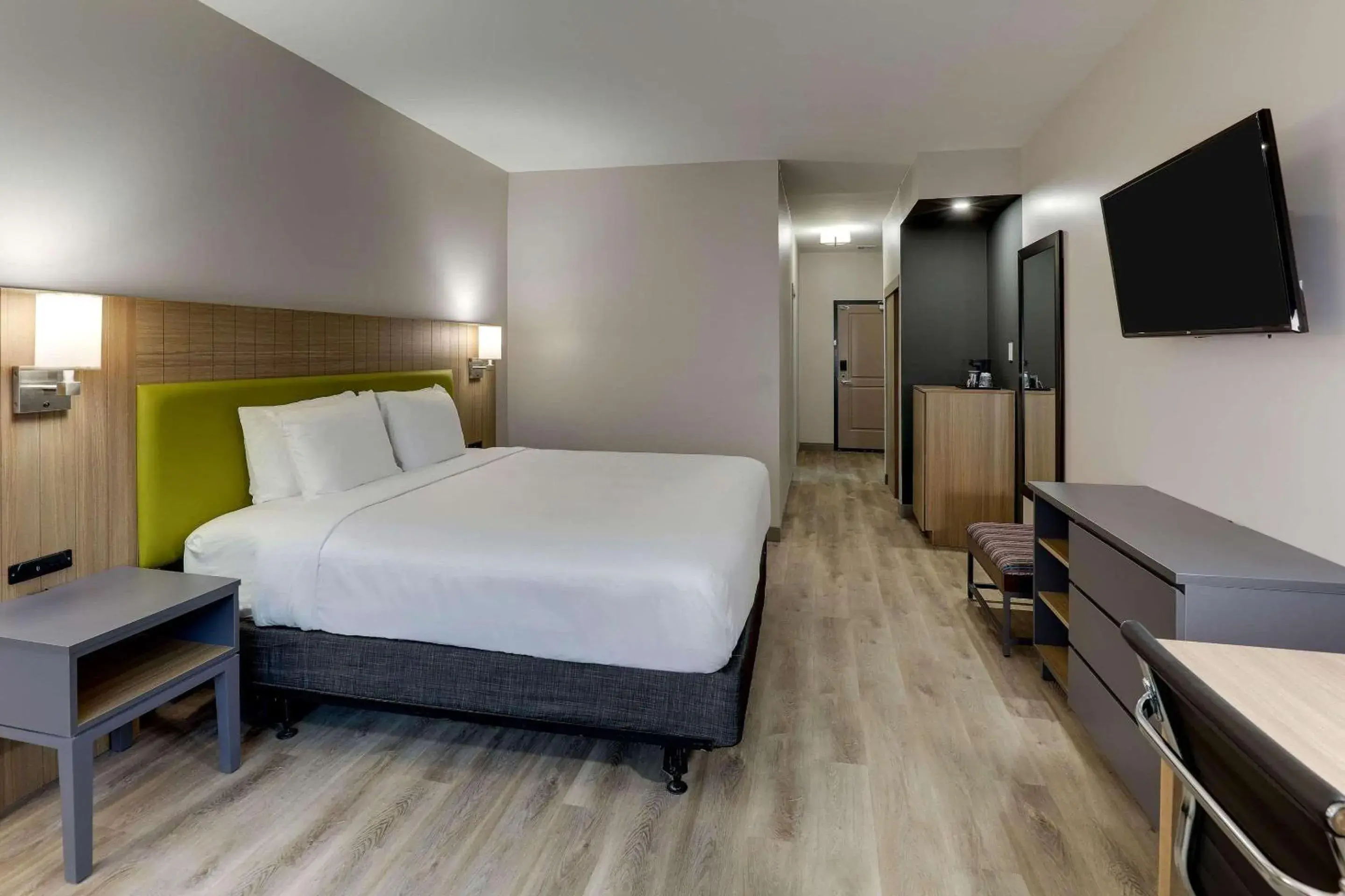 King Bed-roll-in Shower-non Smoking in Country Inn & Suites by Radisson, Cumming near NorthSide Hospital Forsyth King Bed-roll-in Shower-non Smoking in Country Inn & Suites by Radisson, Cumming near NorthSide Hospital Forsyth