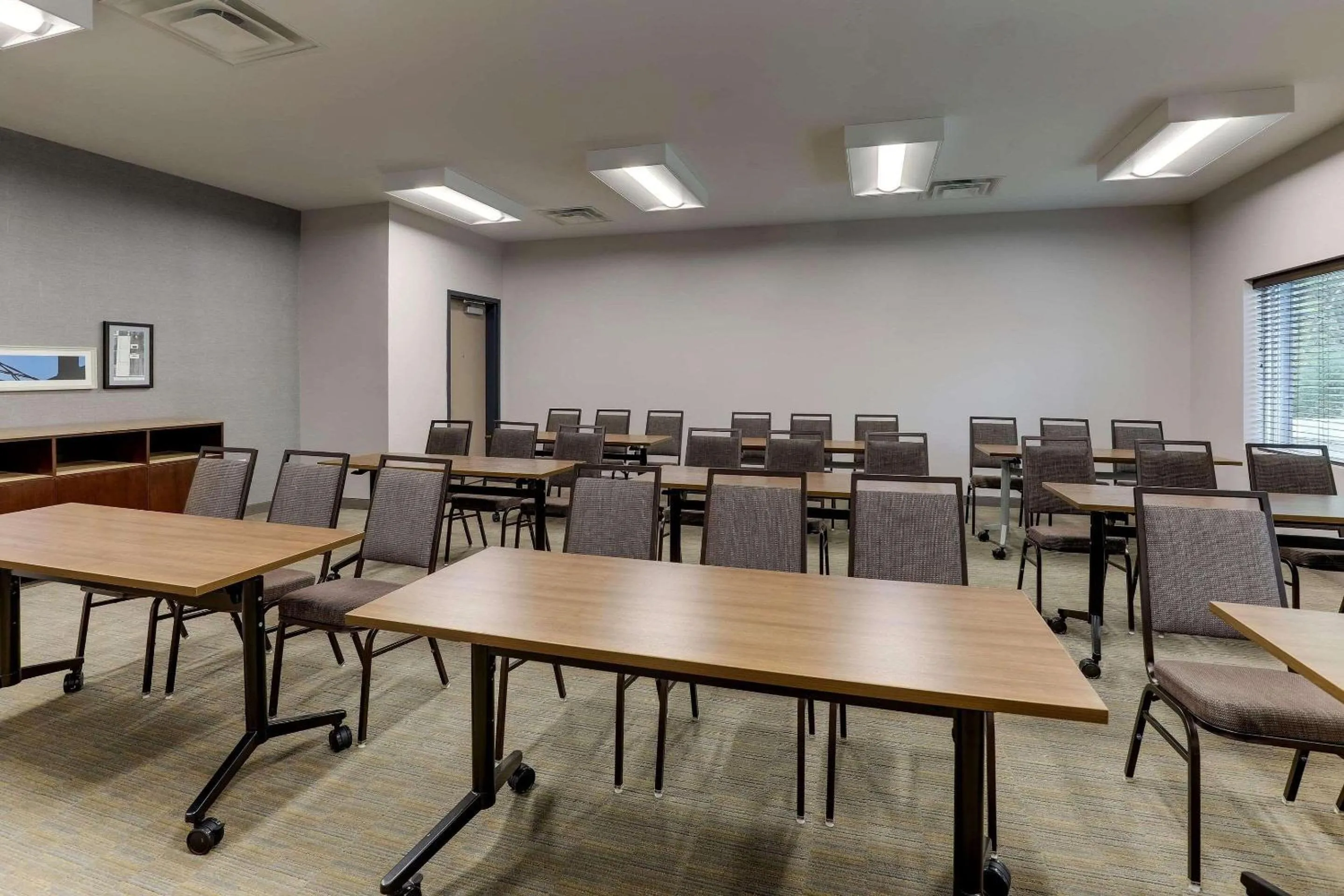 Meeting/conference room in Country Inn & Suites by Radisson, Cumming near NorthSide Hospital Forsyth