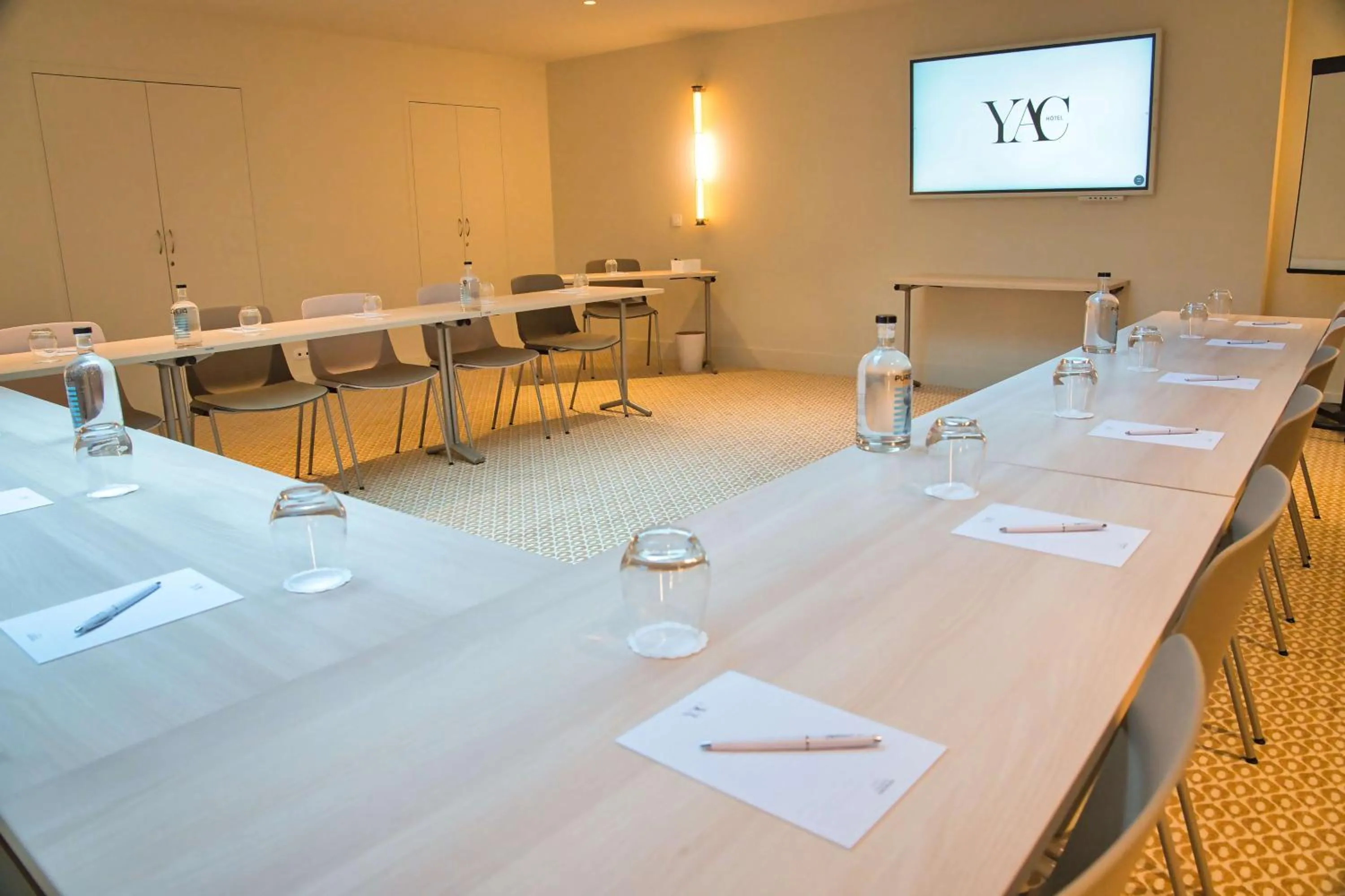 Meeting/conference room in Hotel Yac Paris Clichy, a member of Radisson Individuals