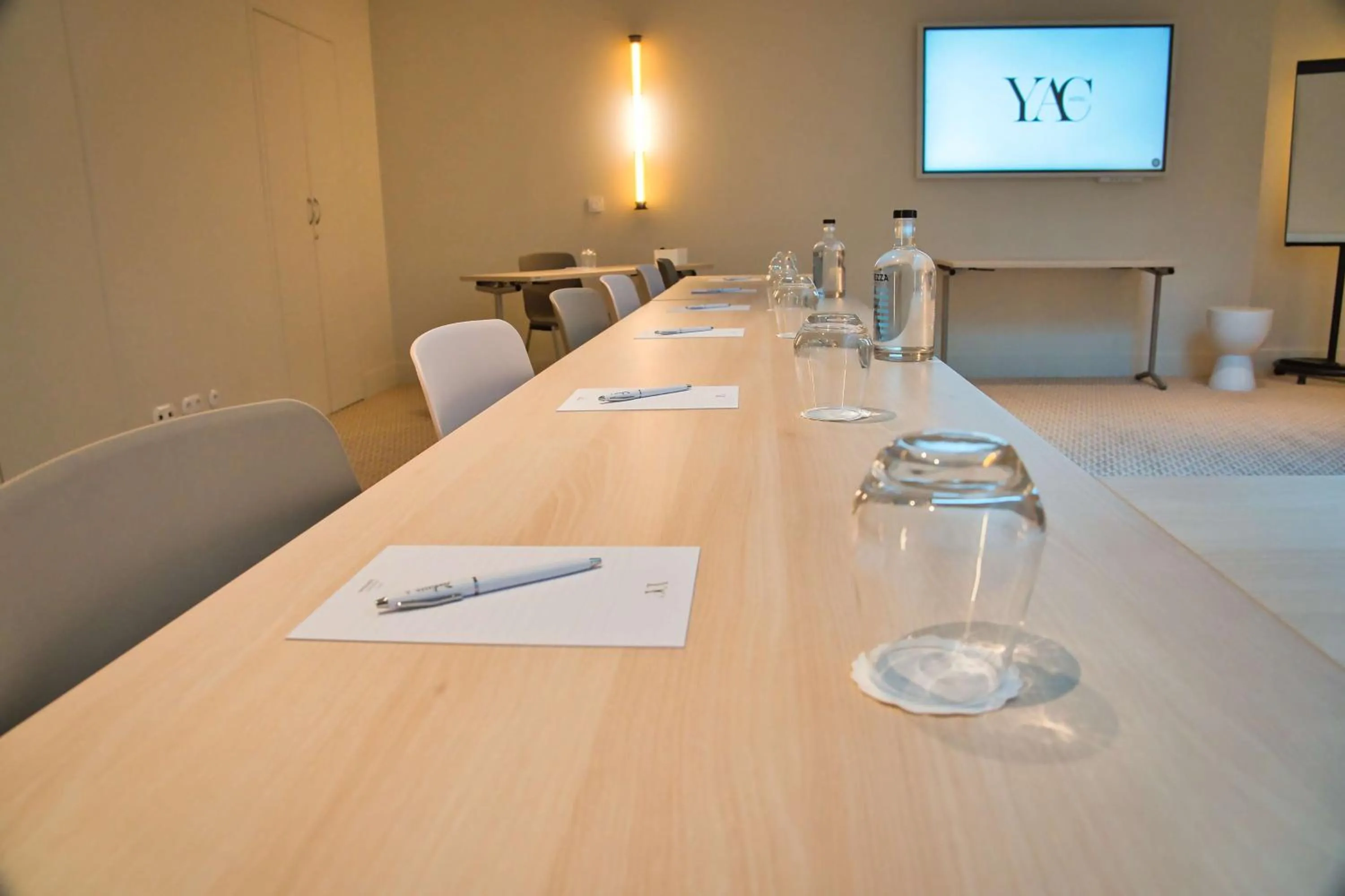 Meeting/conference room in Hotel Yac Paris Clichy, a member of Radisson Individuals