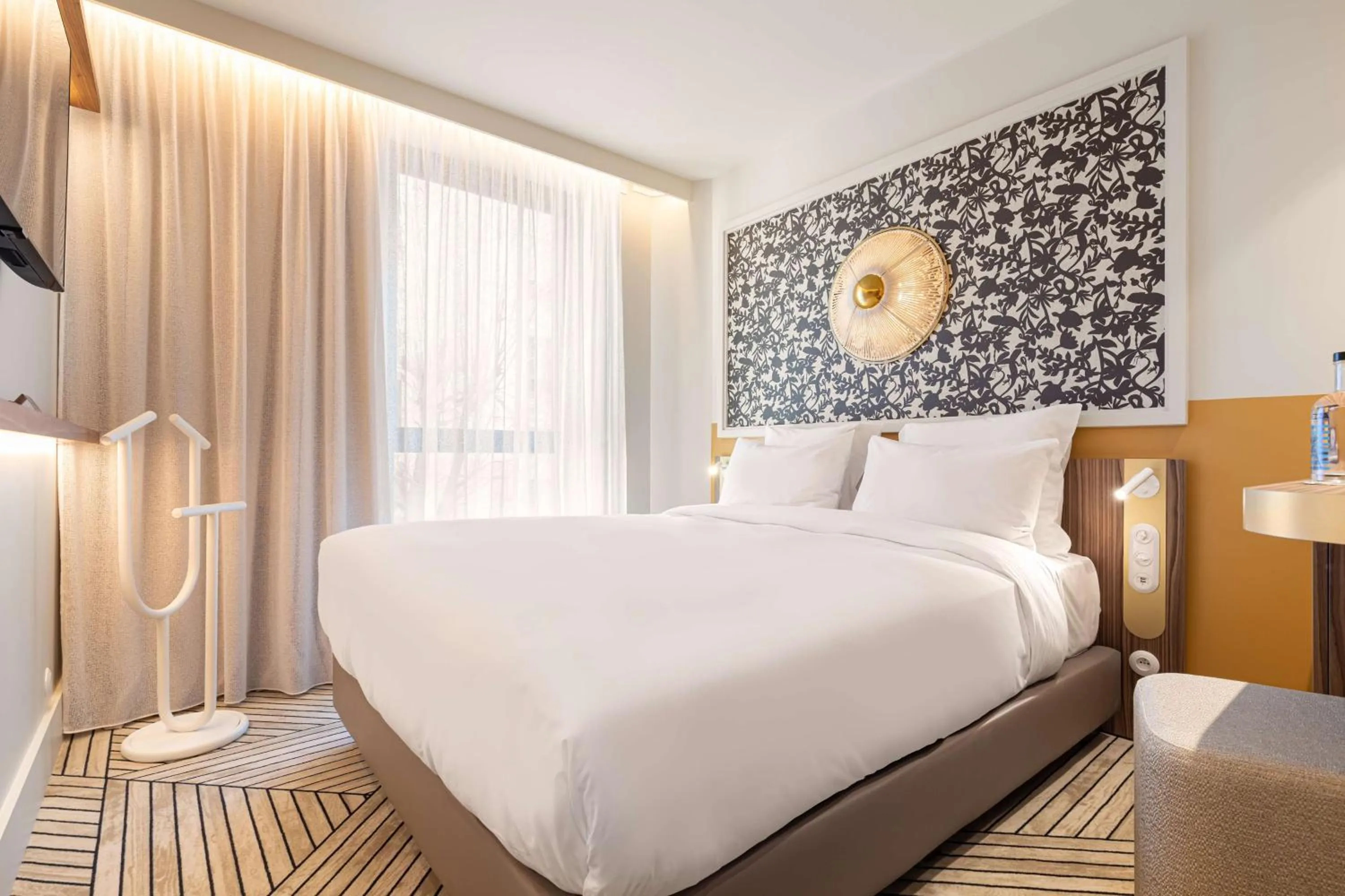 Bedroom, Bed in Hotel Yac Paris Clichy, a member of Radisson Individuals