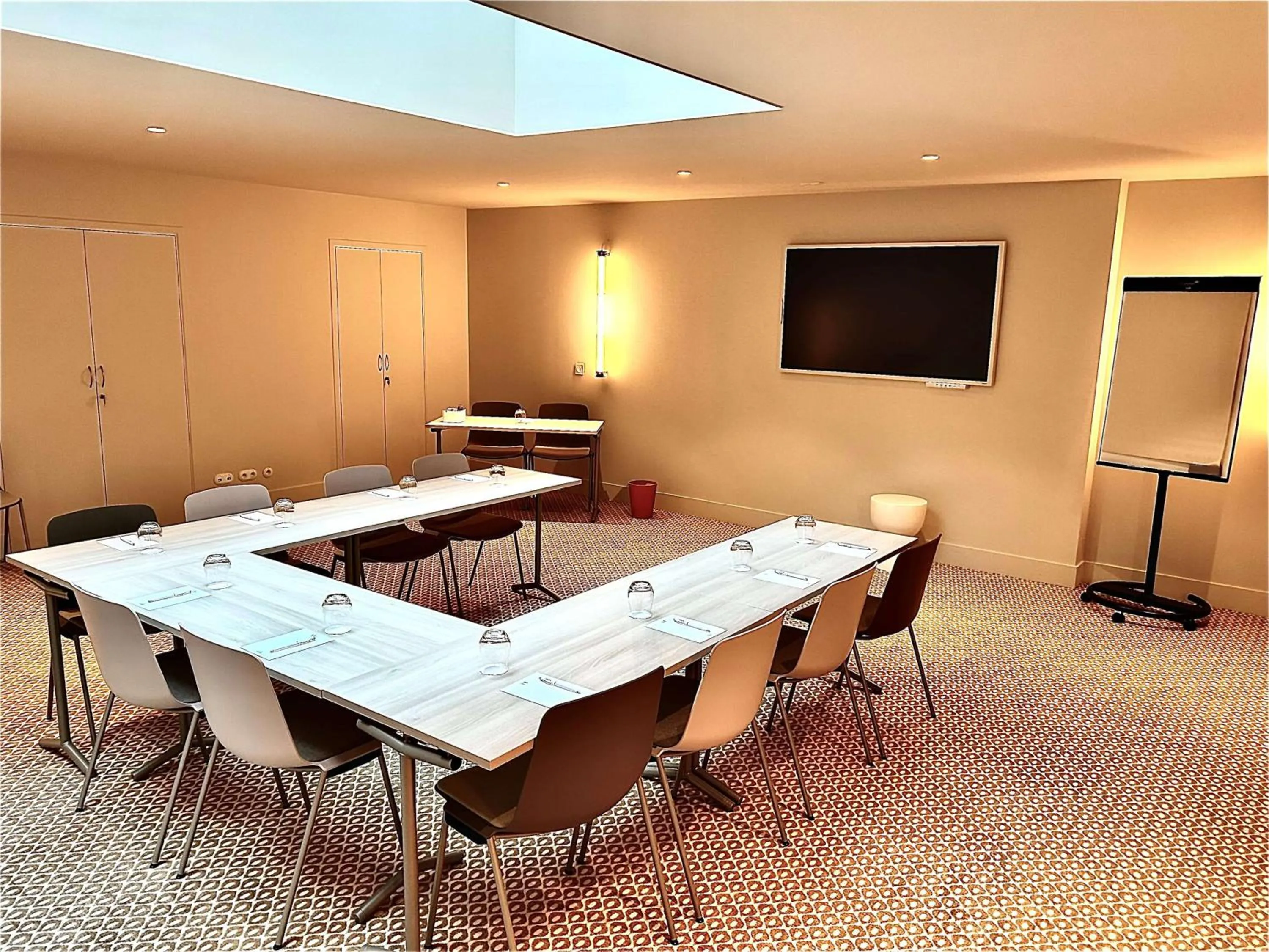 Meeting/conference room in Hotel Yac Paris Clichy, a member of Radisson Individuals