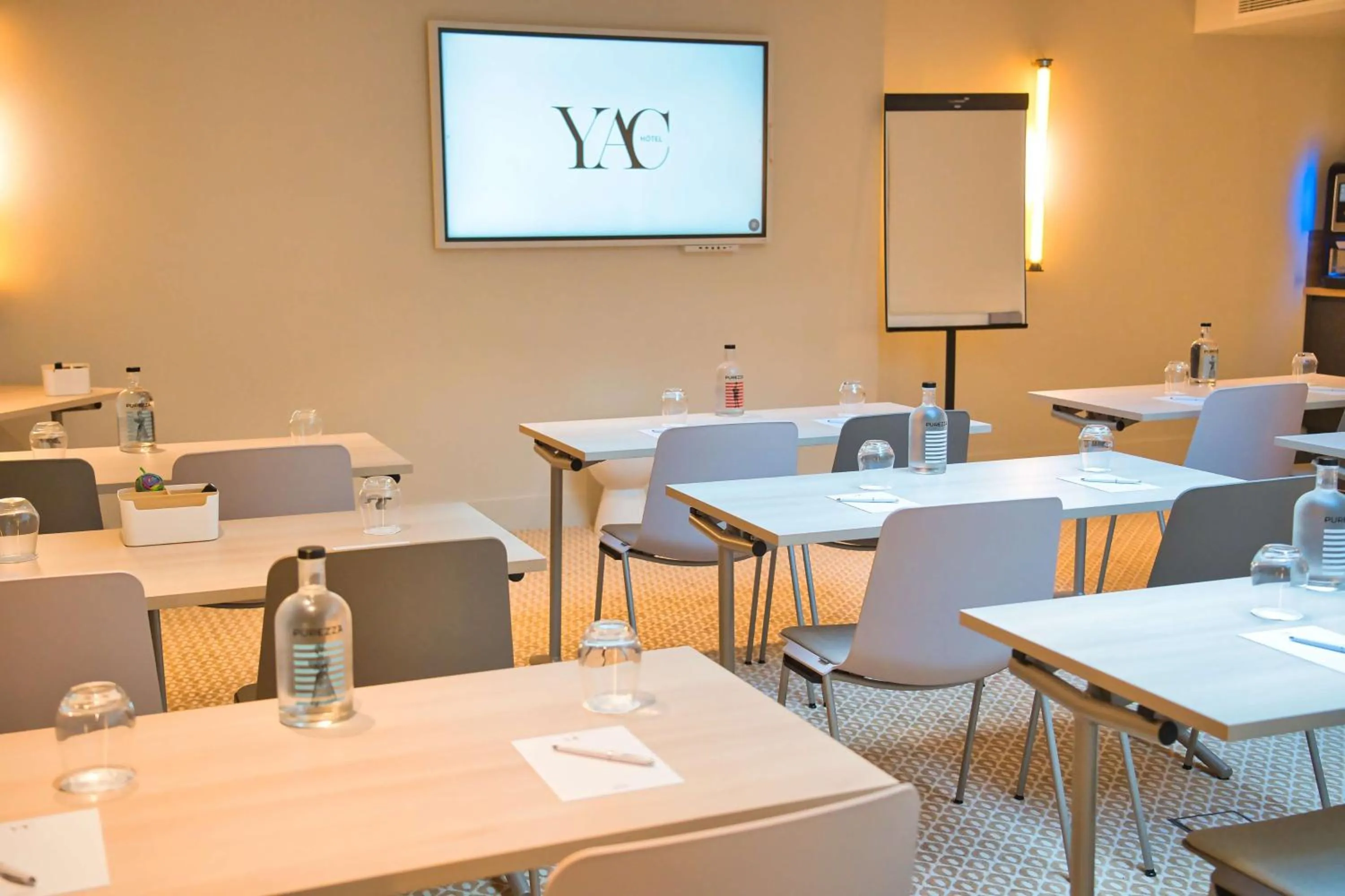 Meeting/conference room in Hotel Yac Paris Clichy, a member of Radisson Individuals