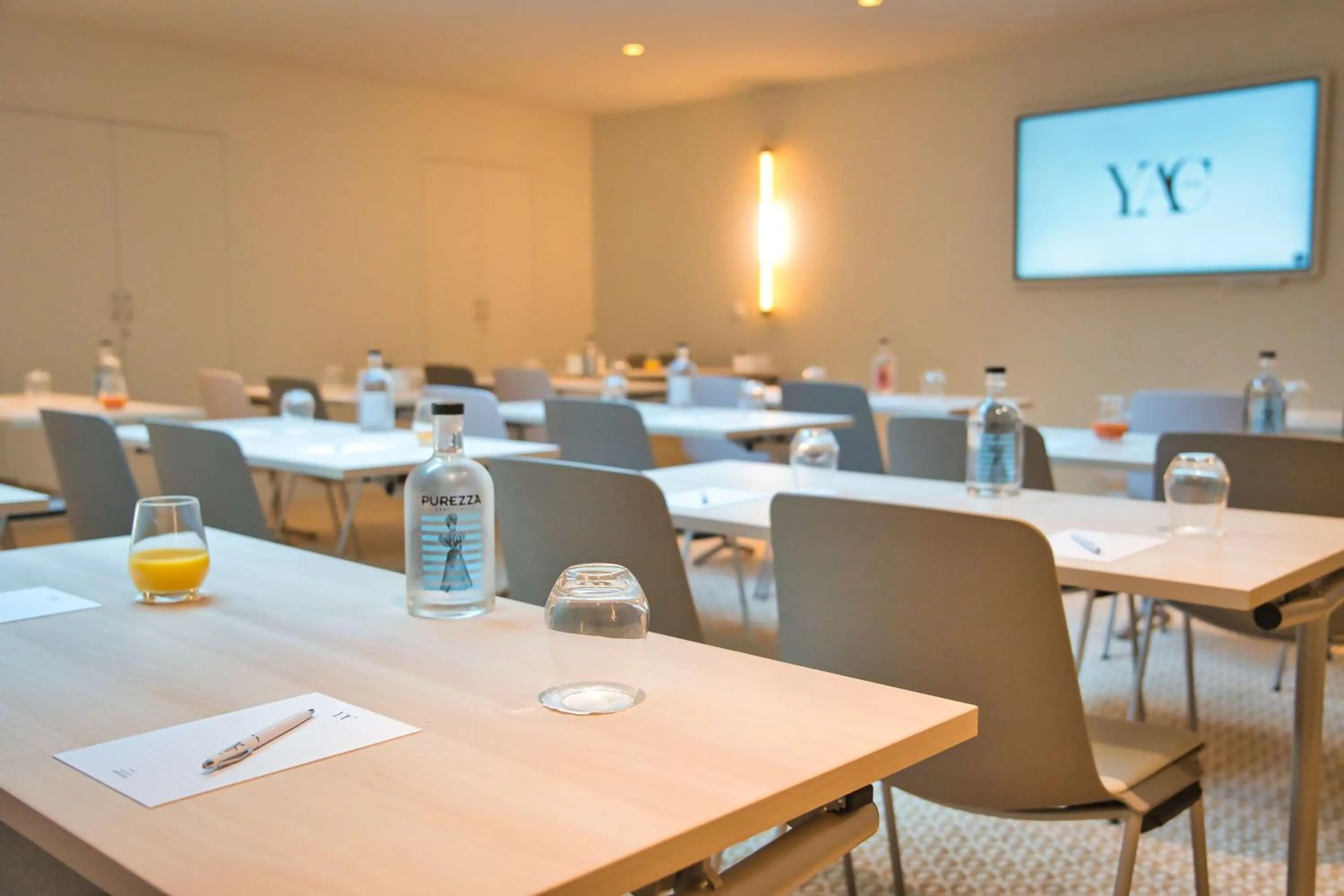 Meeting/conference room in Hotel Yac Paris Clichy, a member of Radisson Individuals