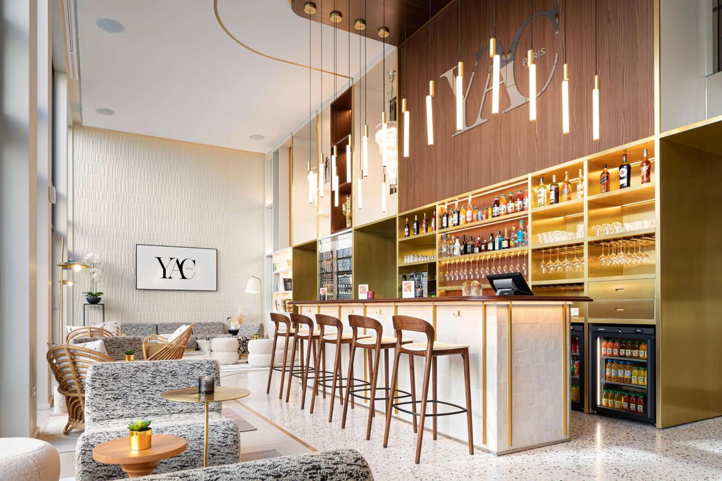 Lounge or bar in Hotel Yac Paris Clichy, a member of Radisson Individuals