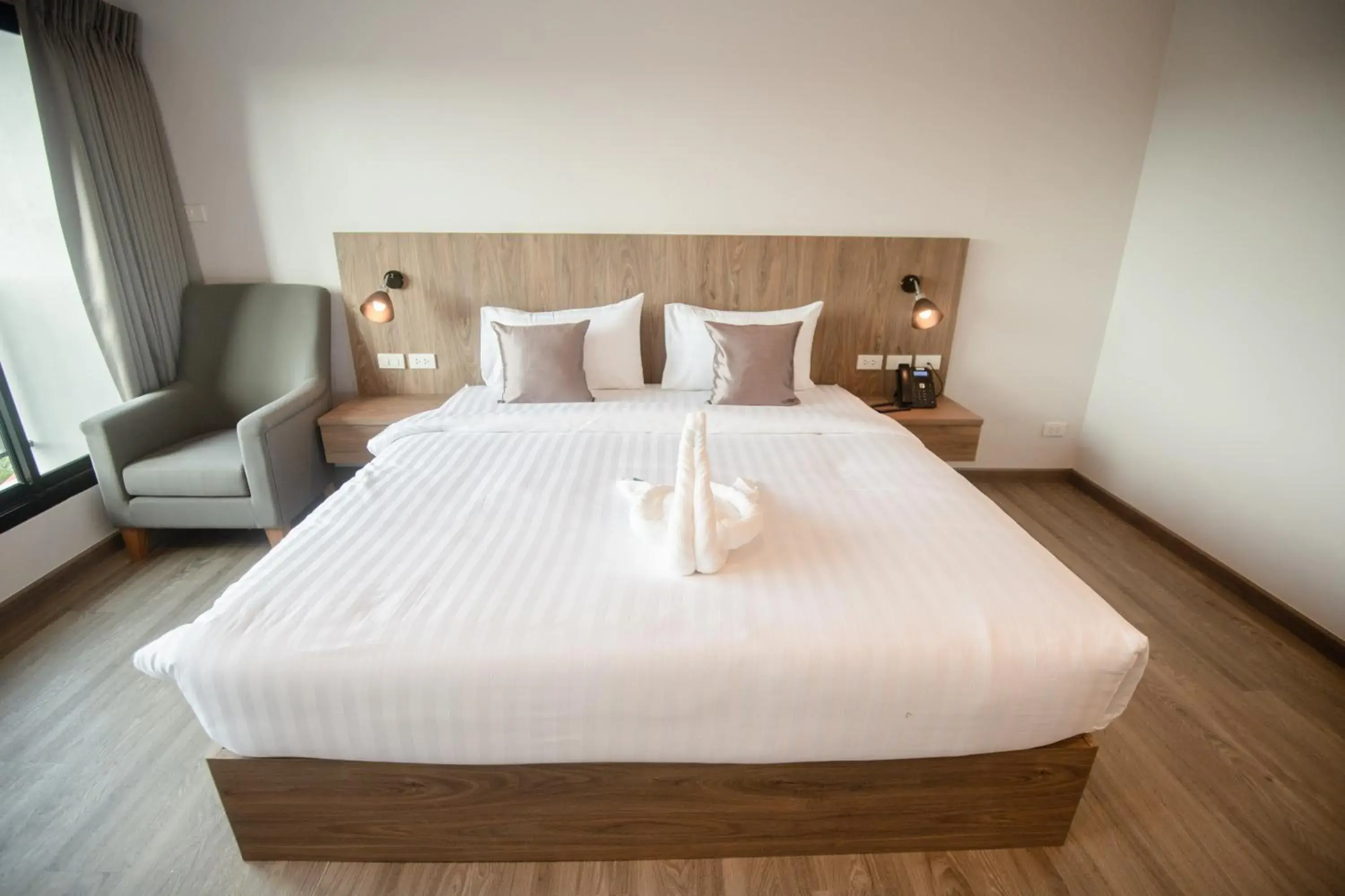 Deluxe Double Room in Nakara Hotel, Ubon Ratchathani Deluxe Double Room in Nakara Hotel, Ubon Ratchathani