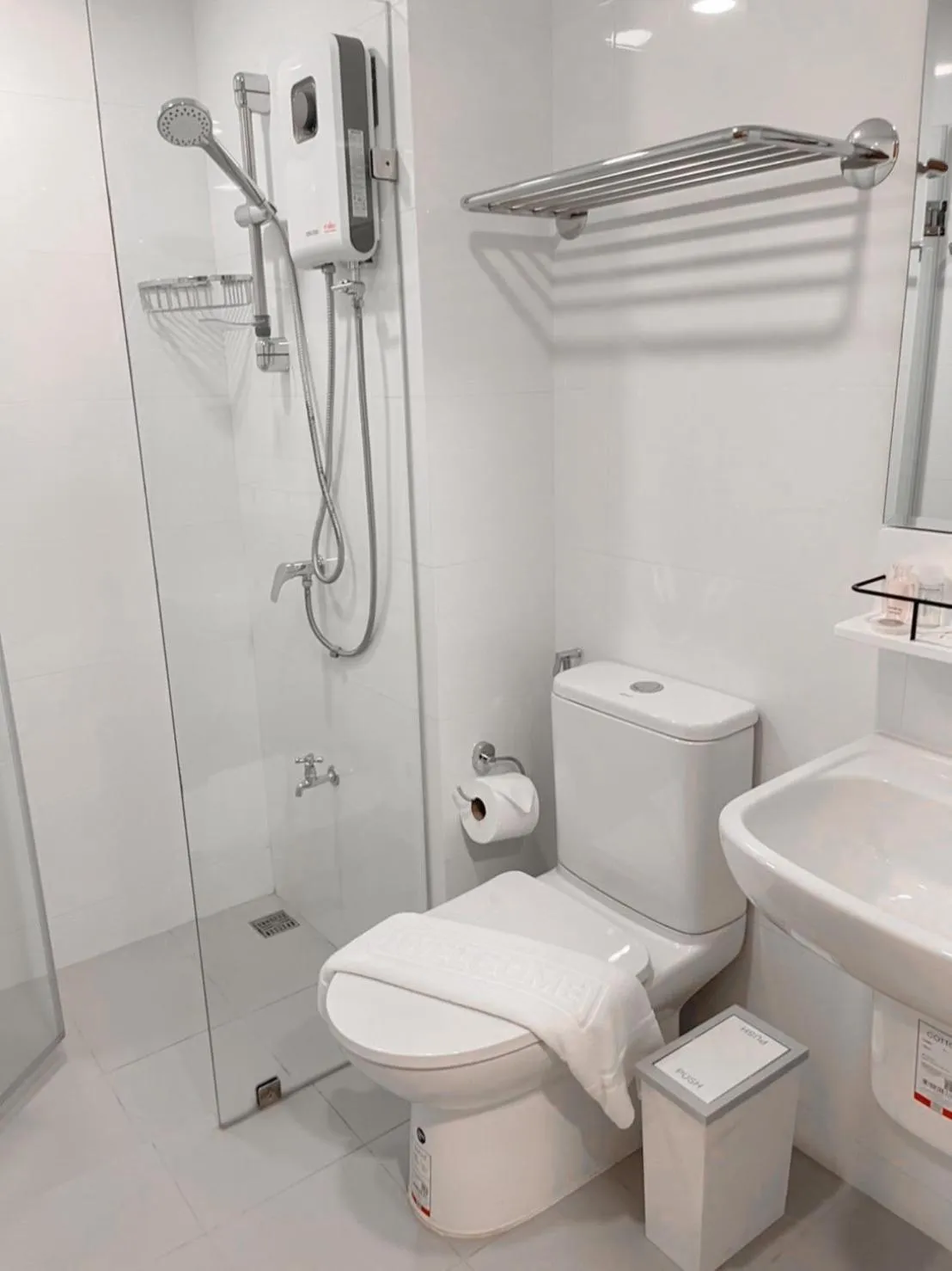 Bathroom in Nakara Hotel, Ubon Ratchathani