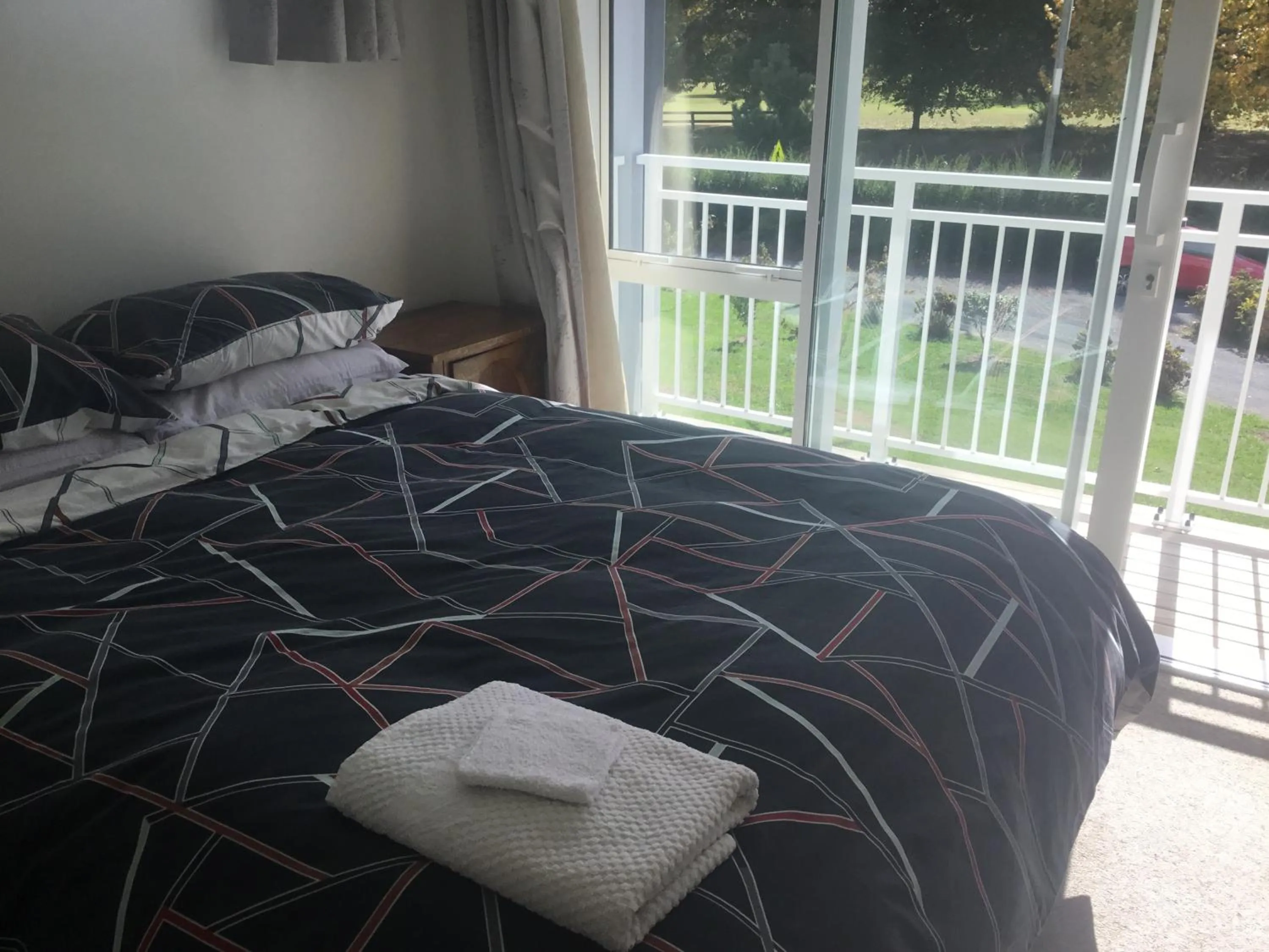 Bed in Fairway views B & B